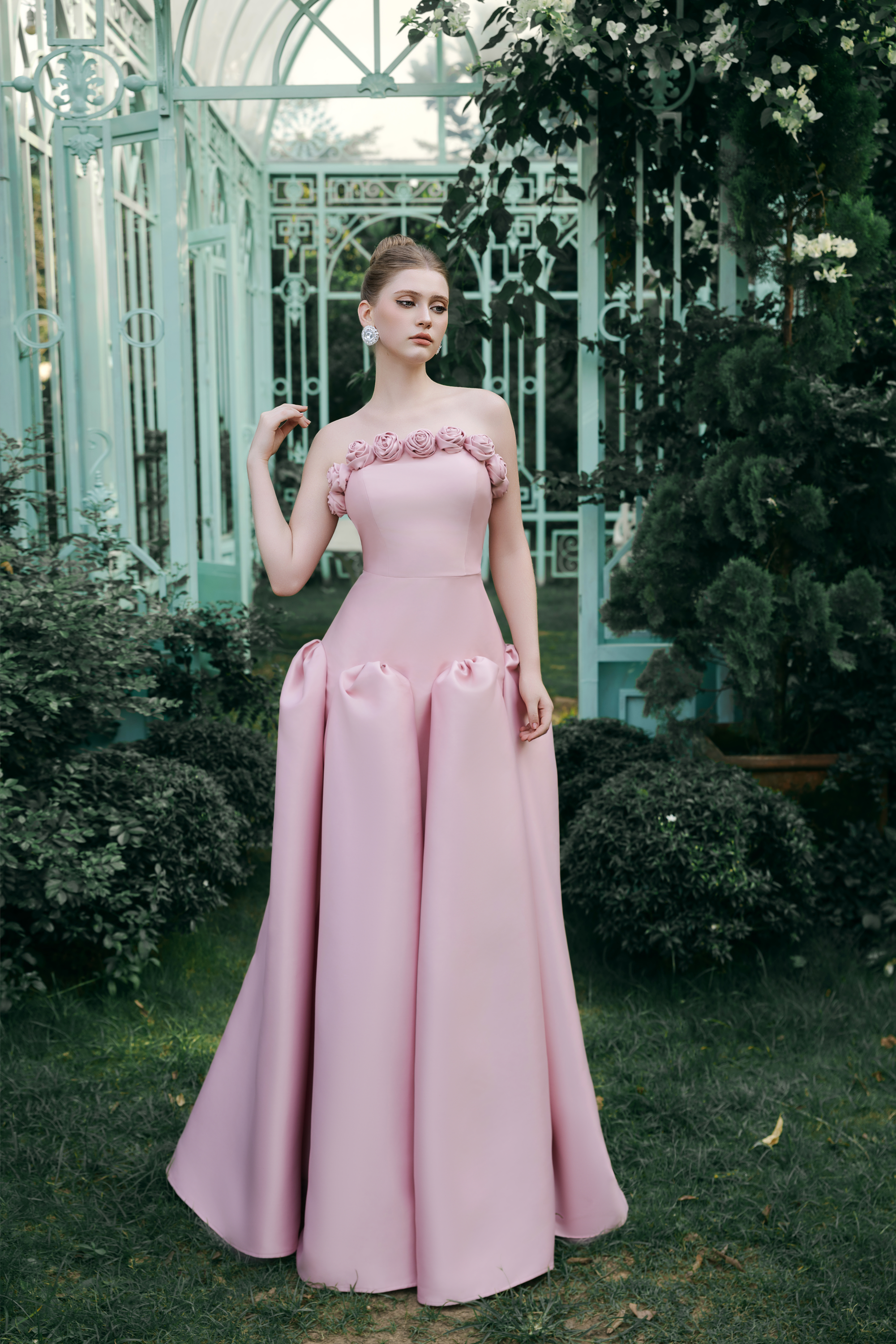 Noa Dress – Strapless Rosette Ballgown