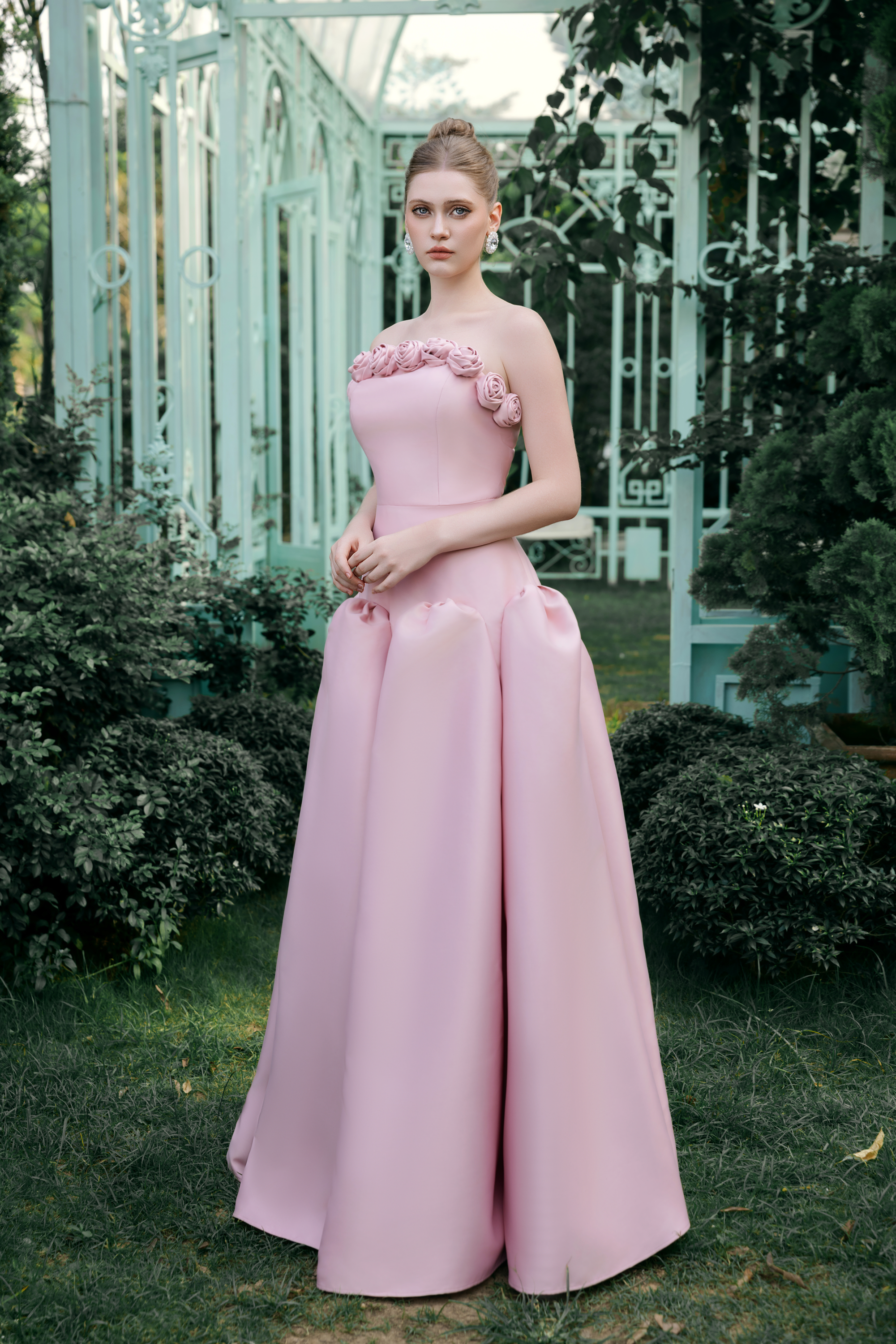 Noa Dress – Strapless Rosette Ballgown