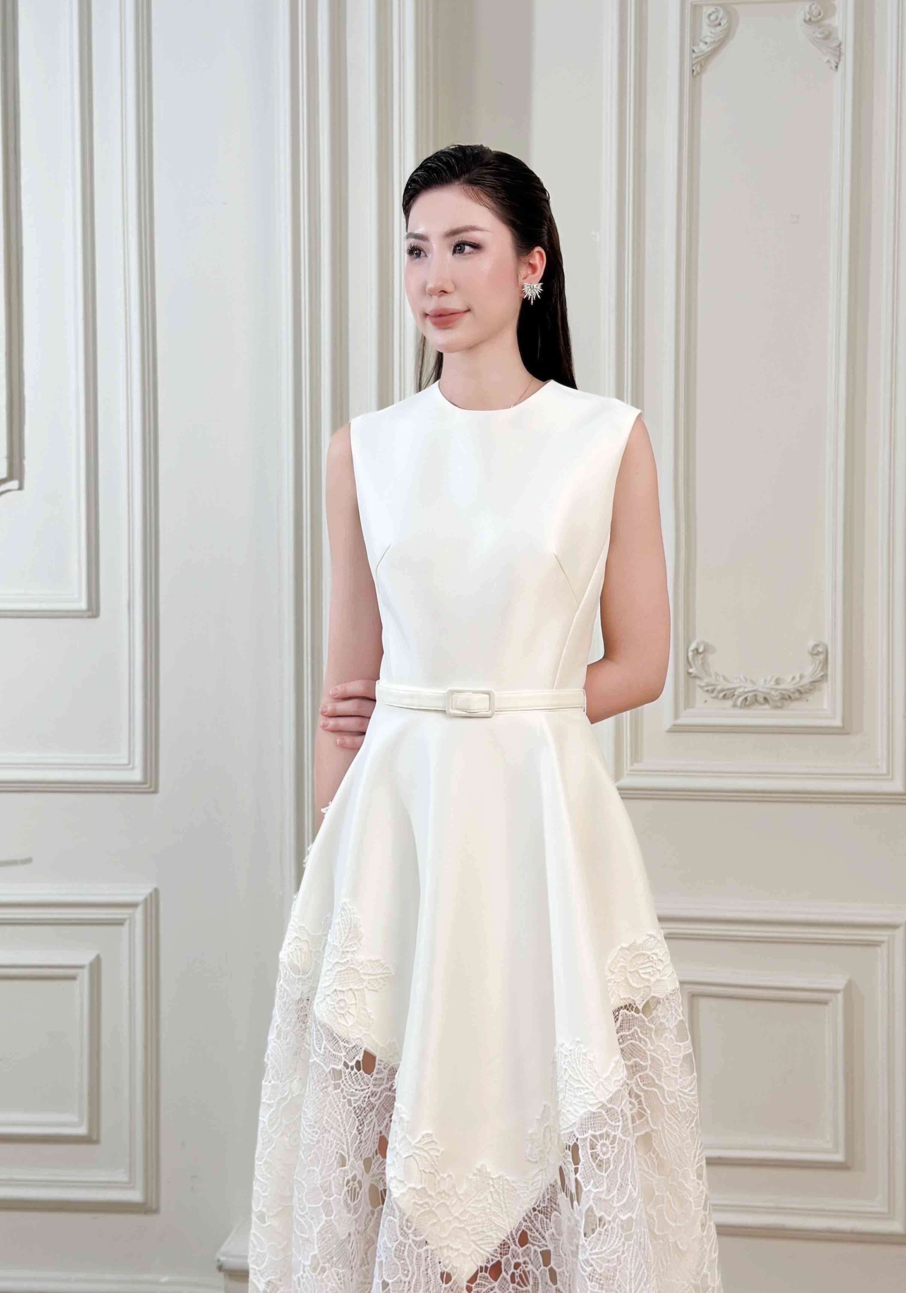 Elyn Dress – White Swan Midi Dress