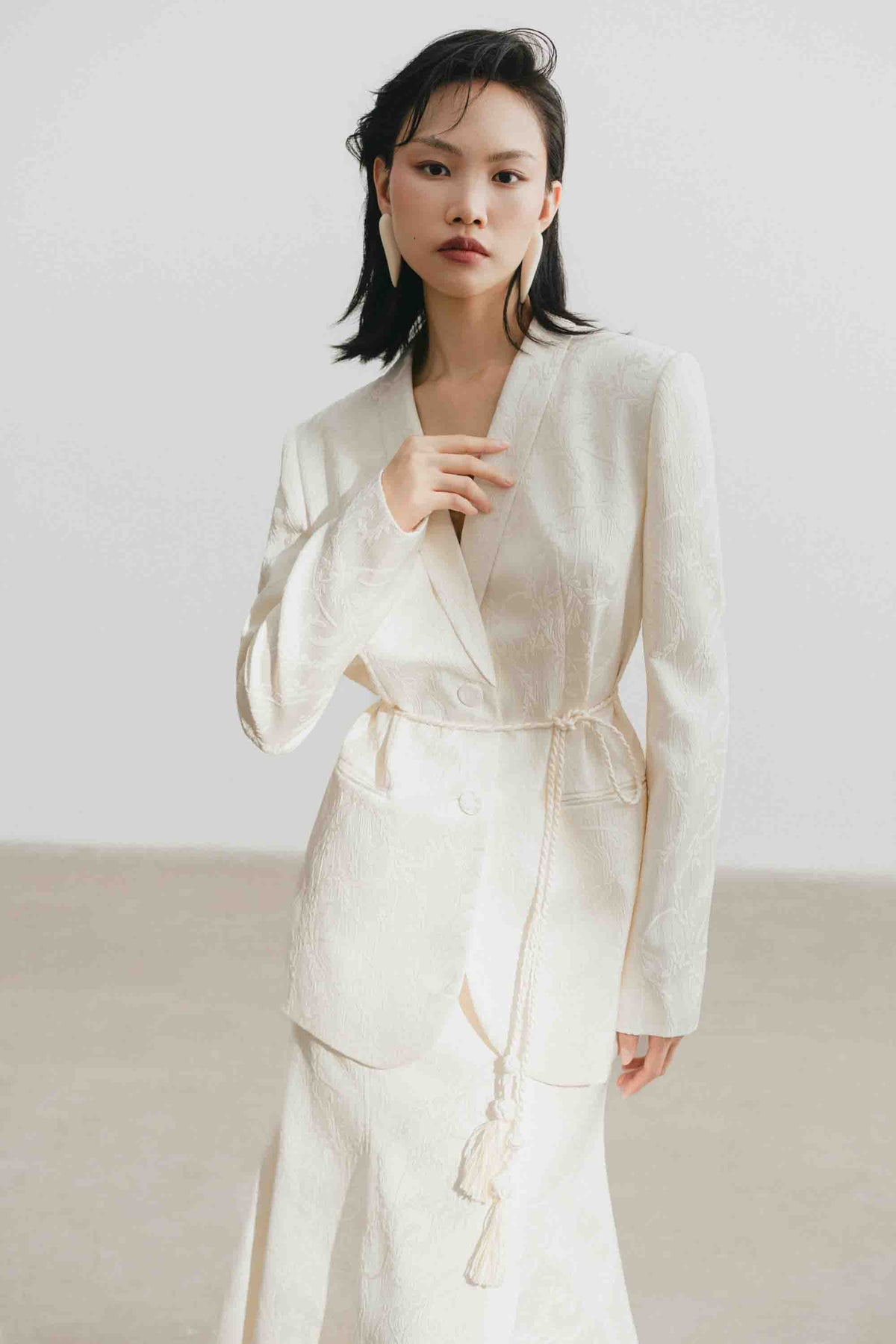 Floral Jacquard V-Neck Blazer