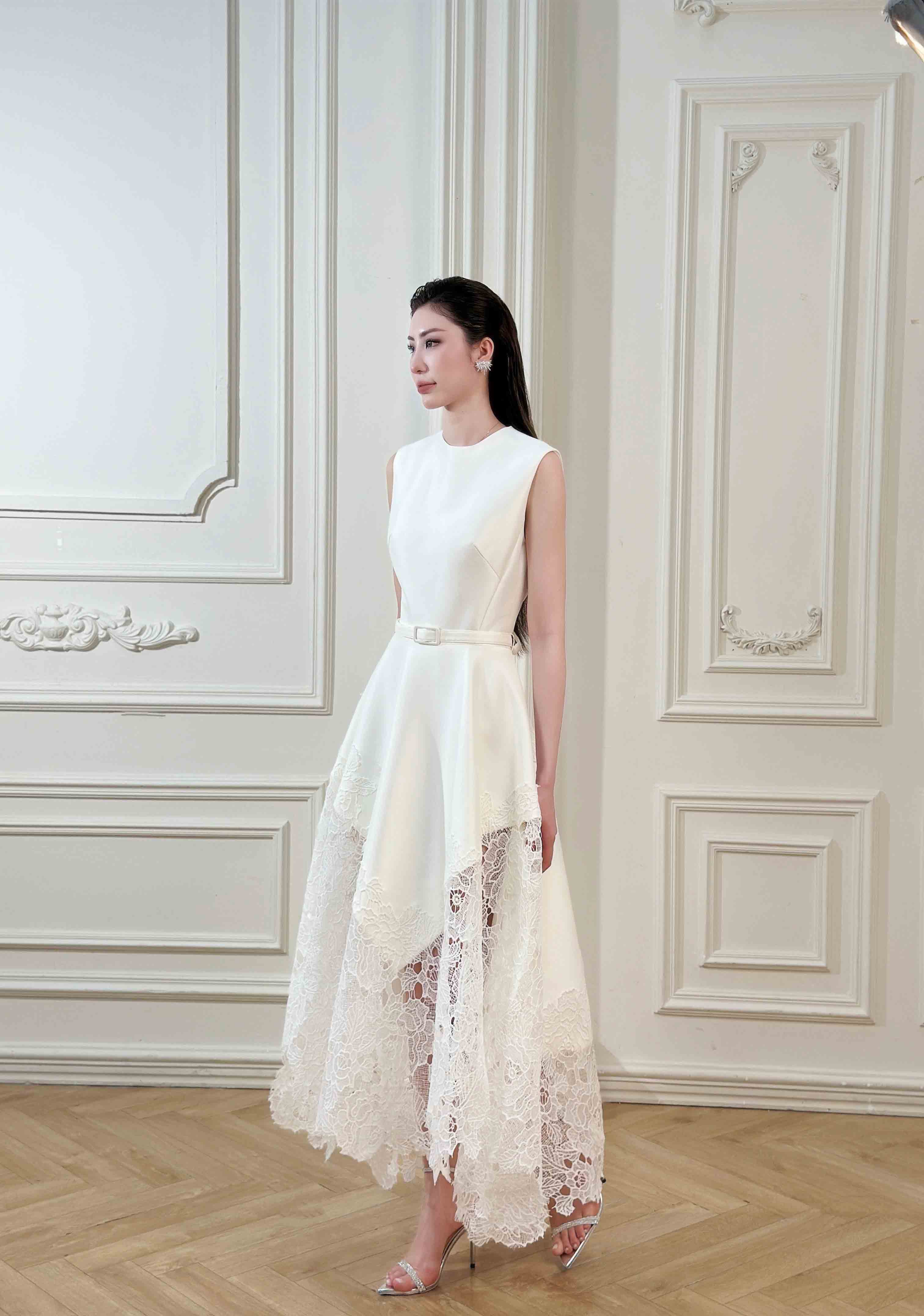 Elyn Dress – White Swan Midi Dress