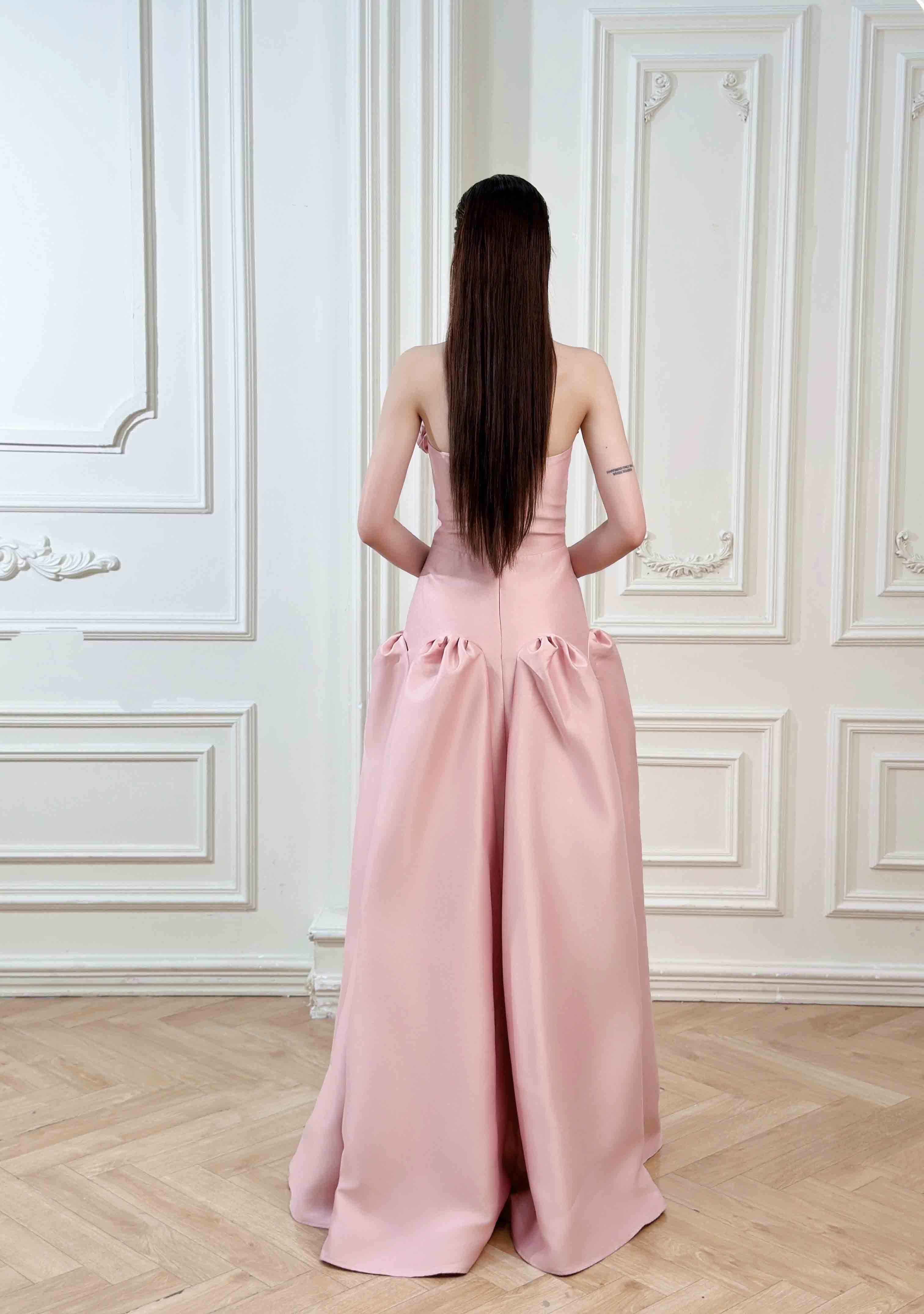 Noa Dress – Strapless Rosette Ballgown