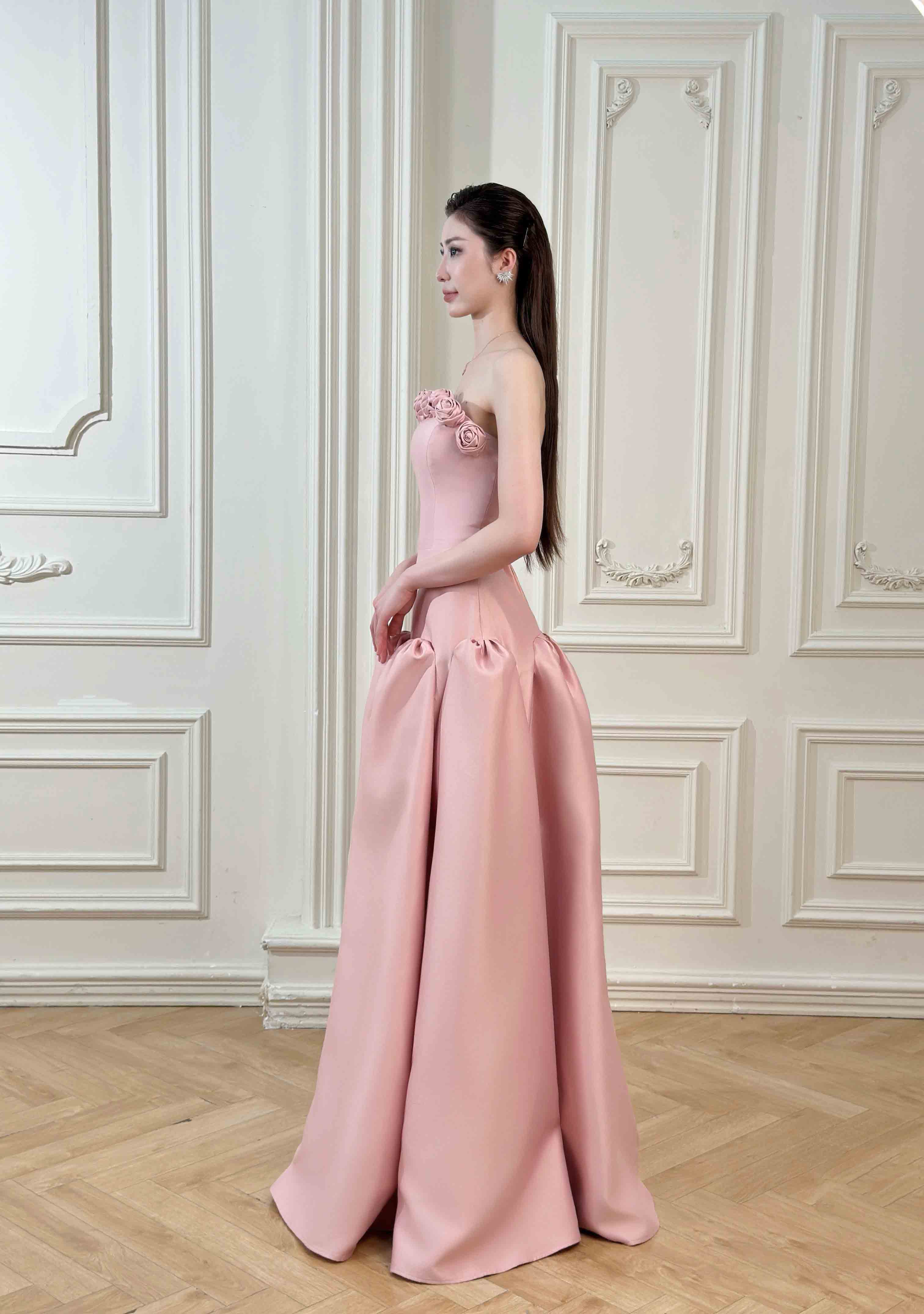 Noa Dress – Strapless Rosette Ballgown
