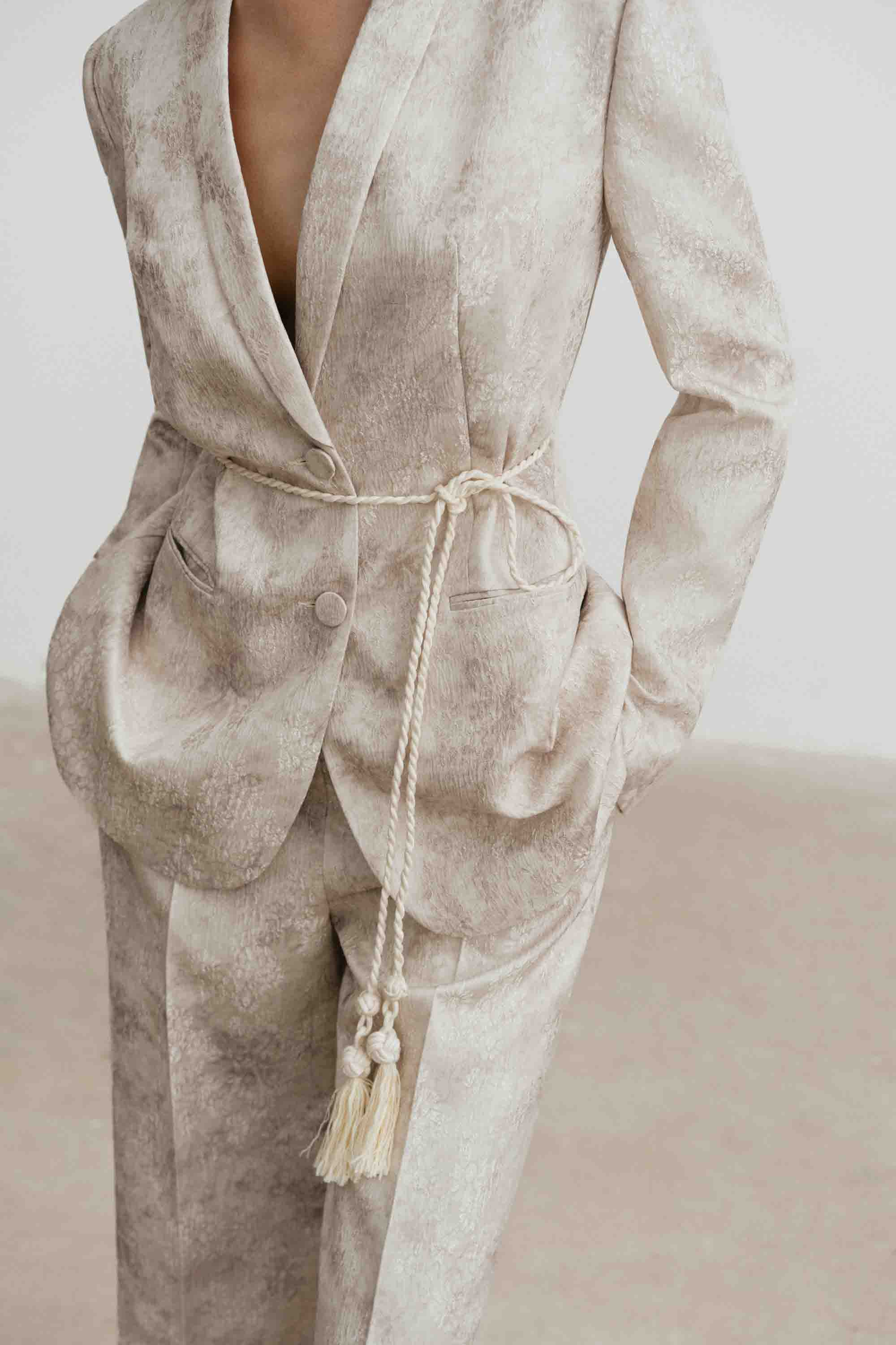 Jacquard V-Neck Blazer Set Design