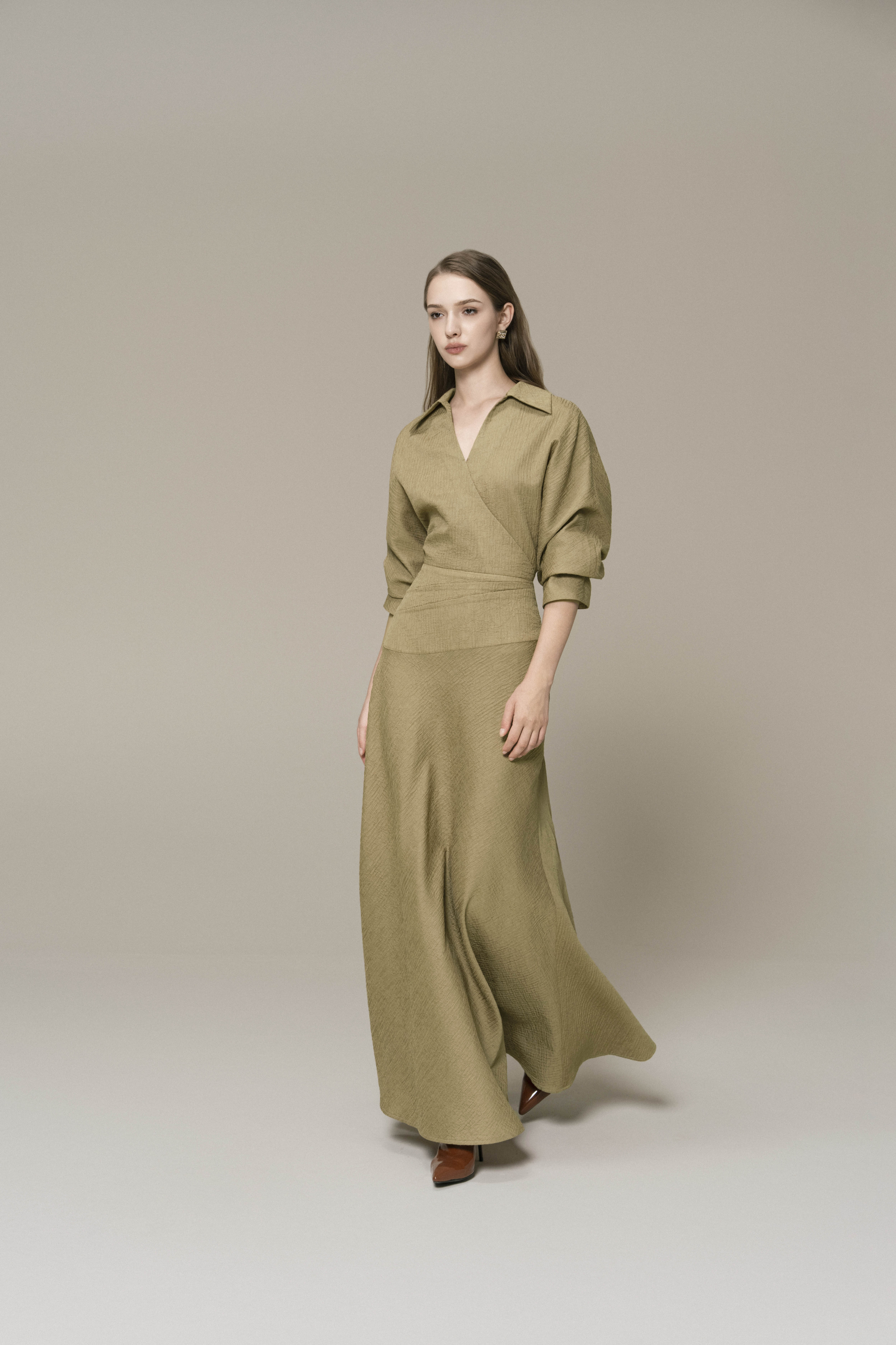 Dewlight Midi Dress in Warm Taupe