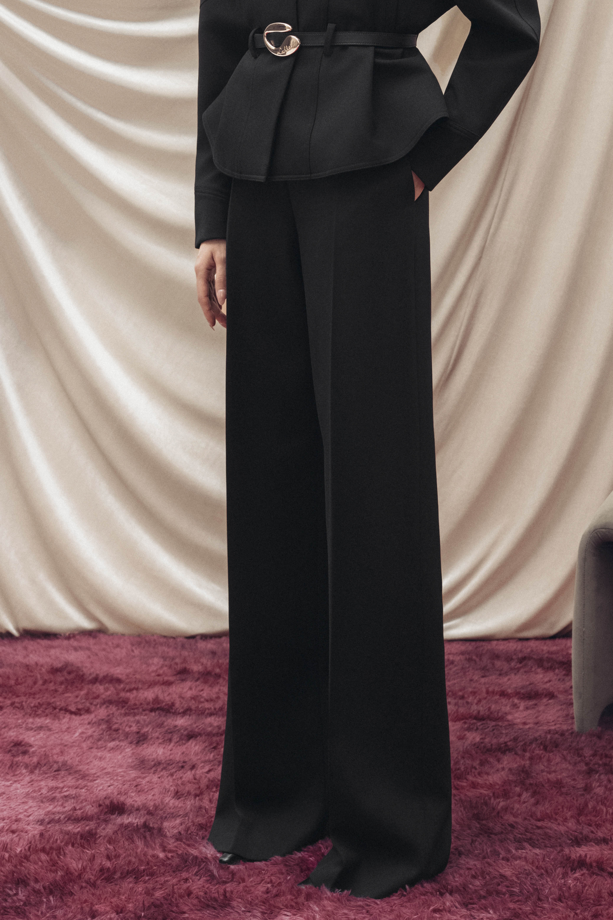 High-Waist Pleated Wide-Leg Trousers in Black