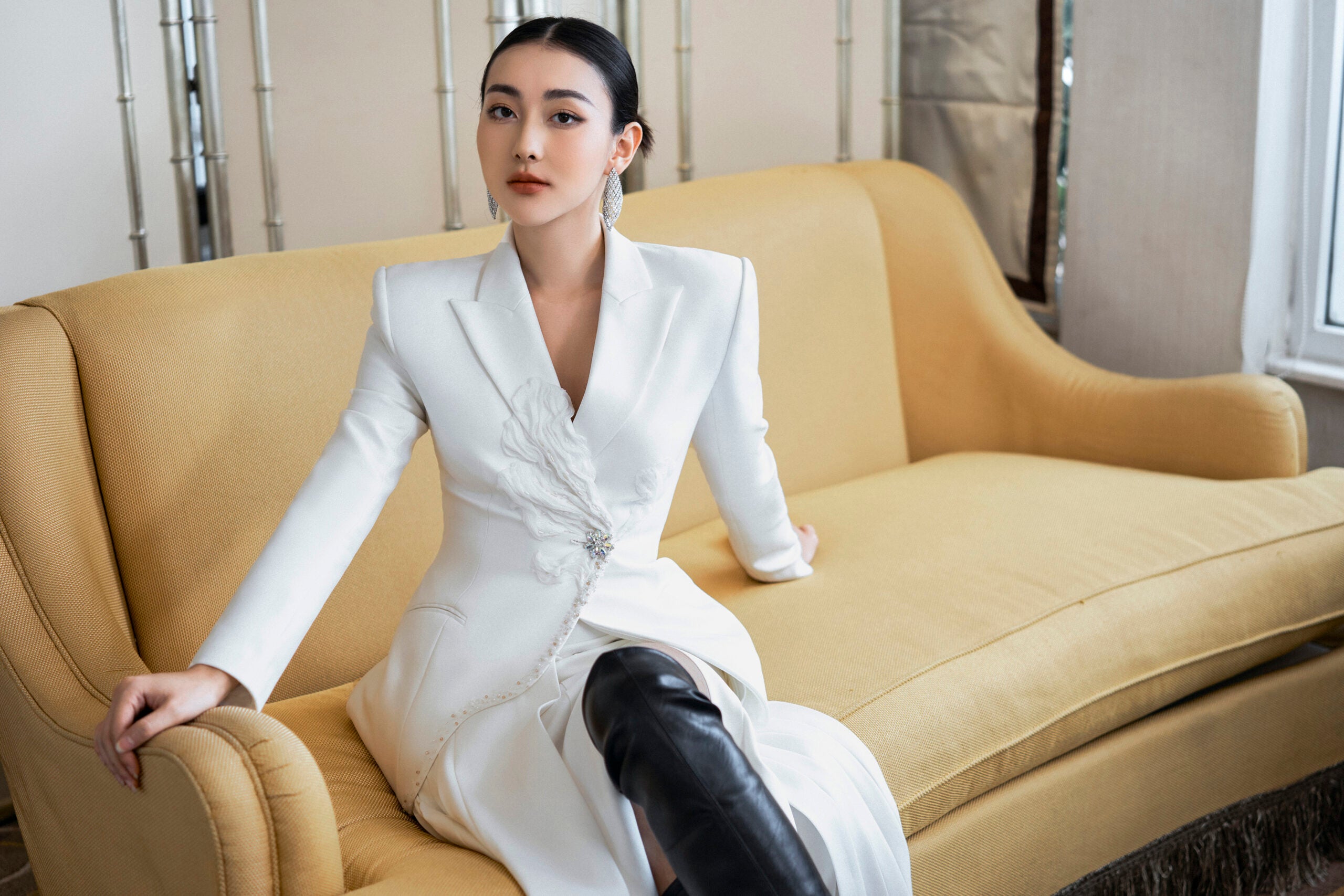 Korey White Floral 3D Blazer