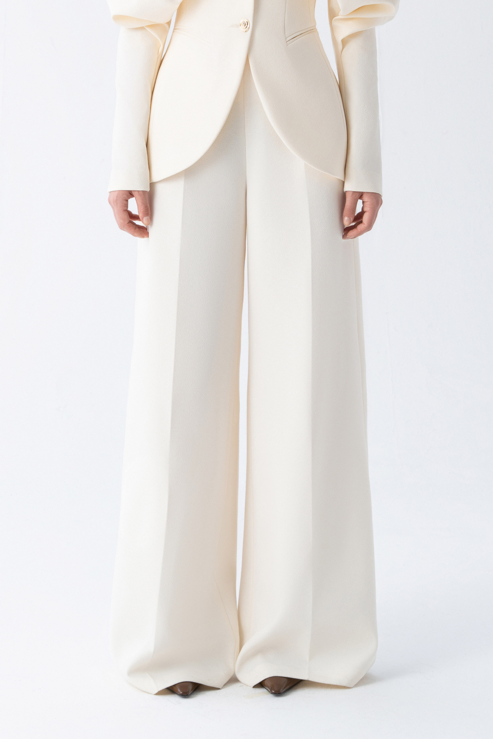 فستان ميدي كريستال ملفوف من سيلستيا باللون الكريم