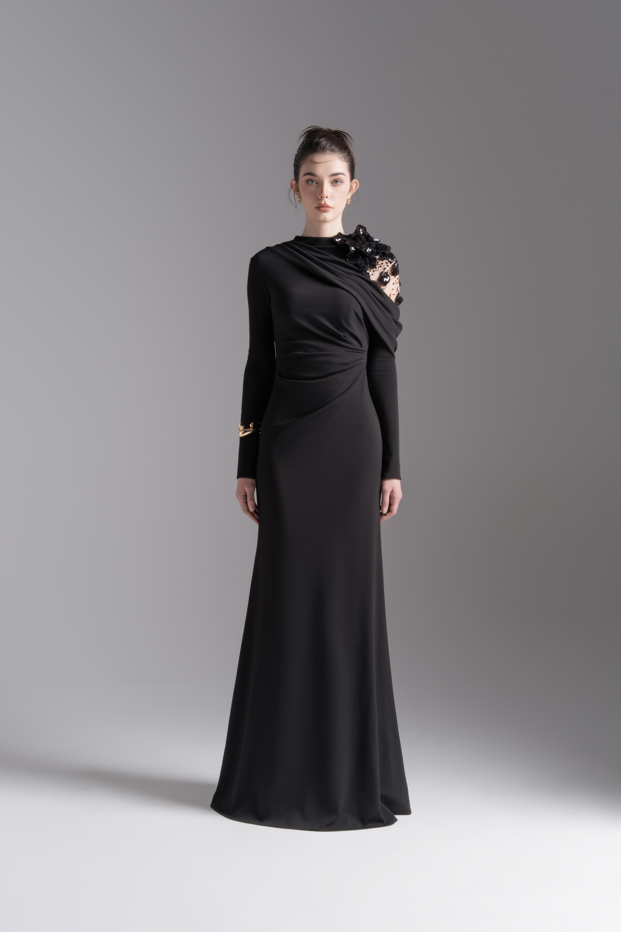 Lace Halo Midi in Black