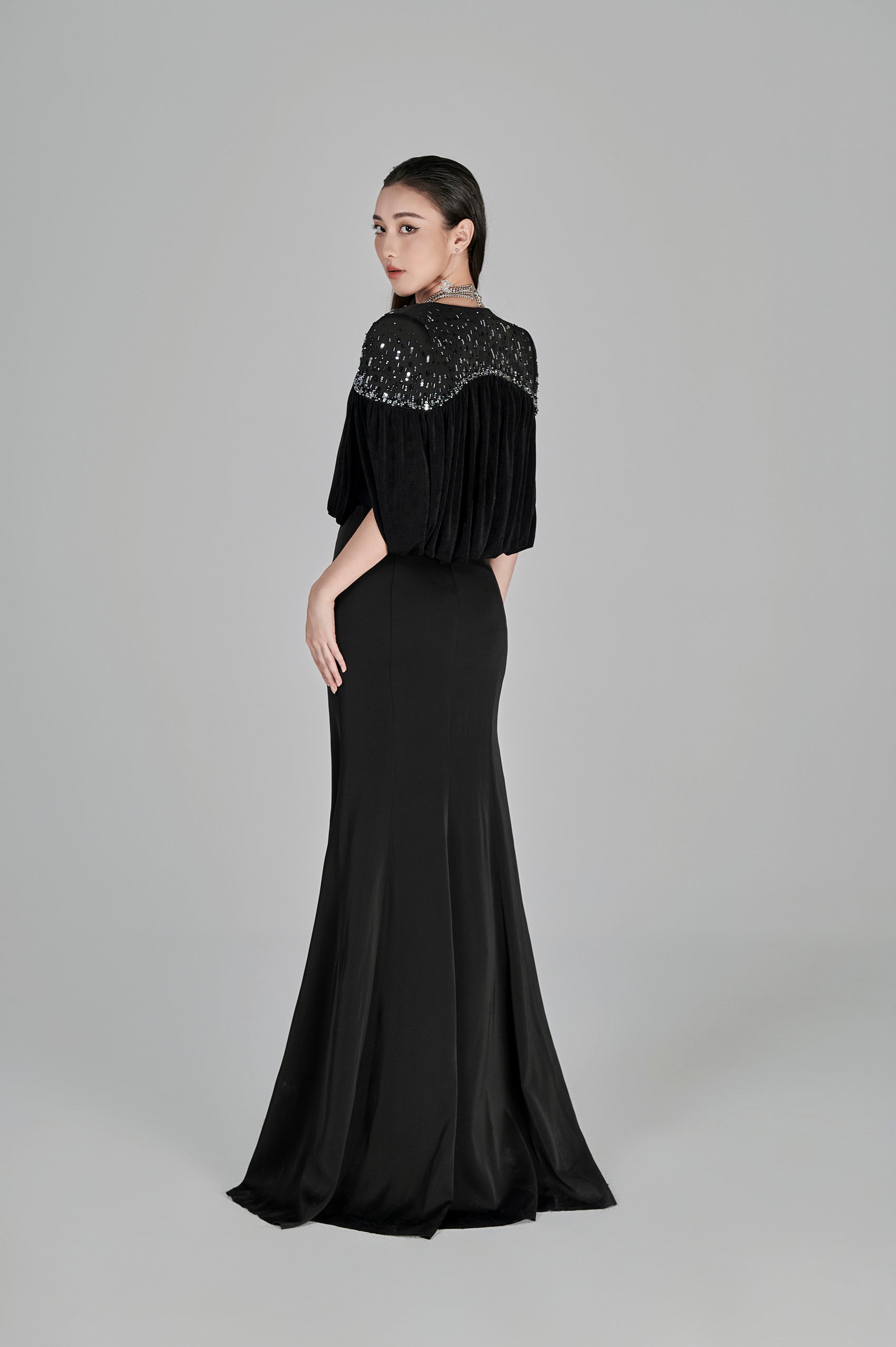 Leila V-neck Fishtail Gown