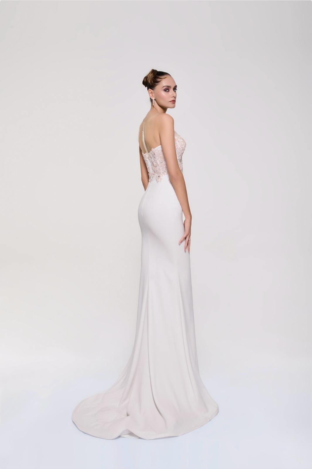 Li Beirut M1123 – Ivory Strapless Lace Mermaid Gown with Floor-Length Cape