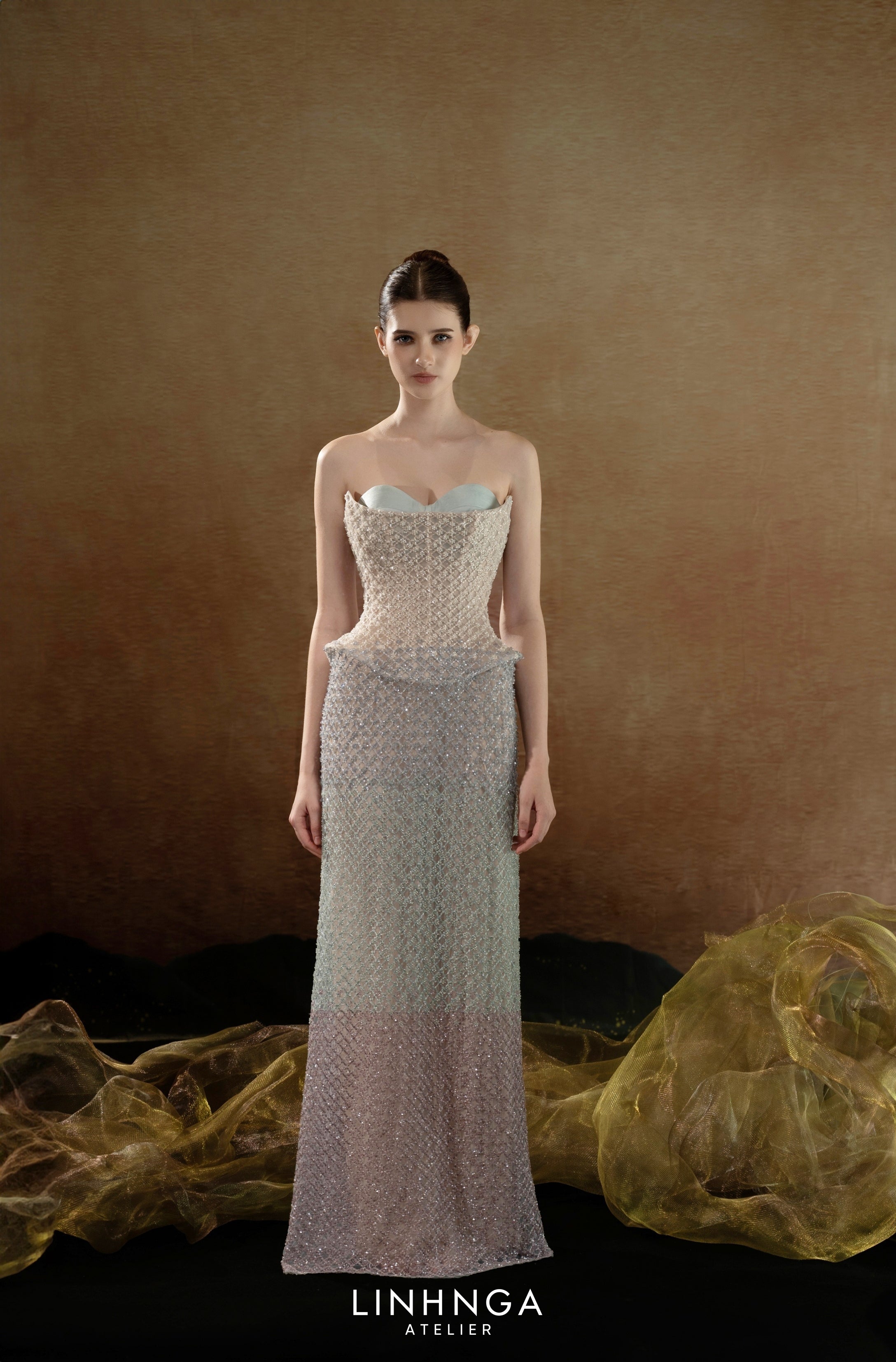 Linh Nga ALT130 – Crystal Beaded Strapless Elegance