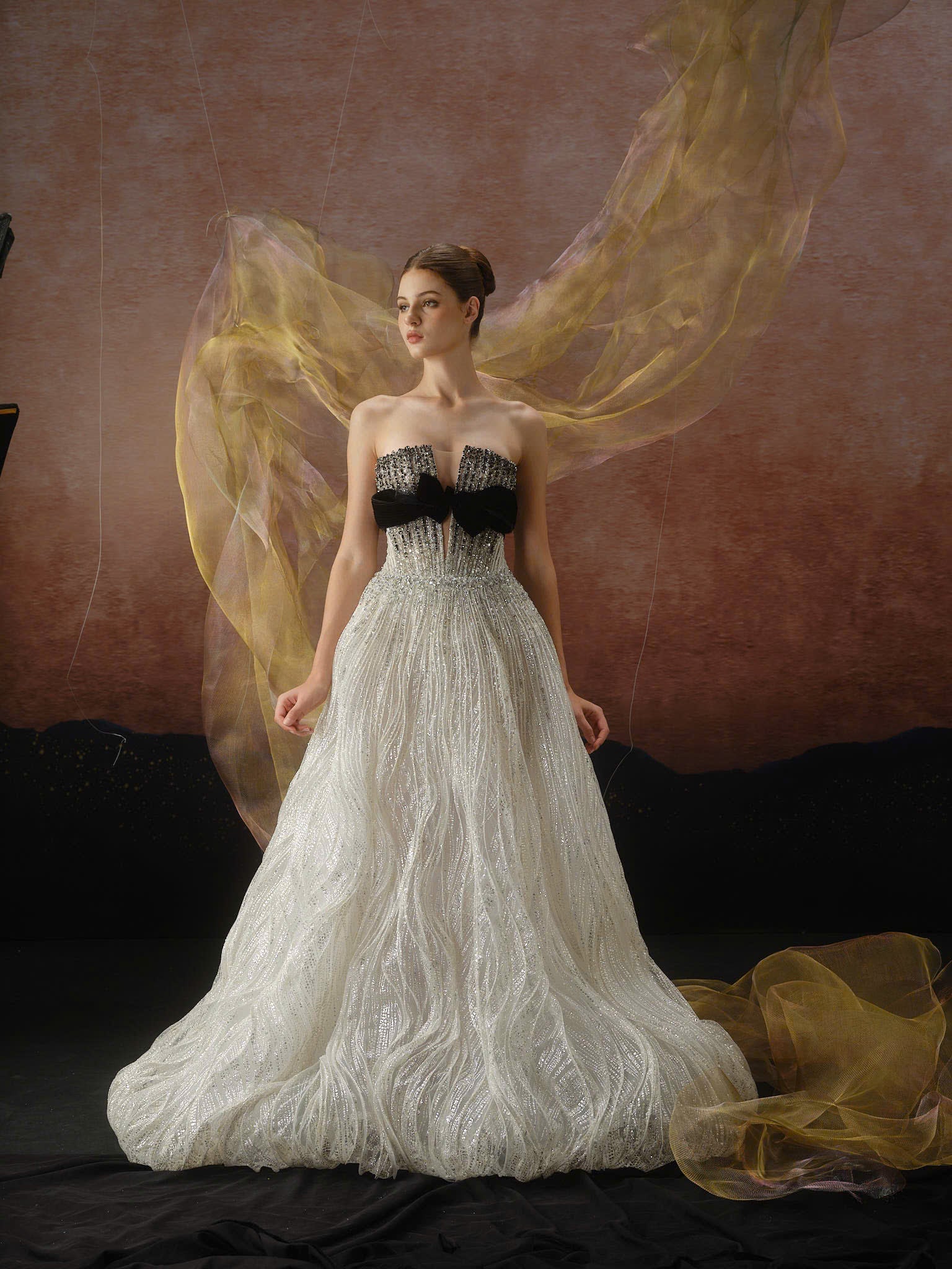 Linh Nga LMBAT247 – Strapless Bow-Front Gown