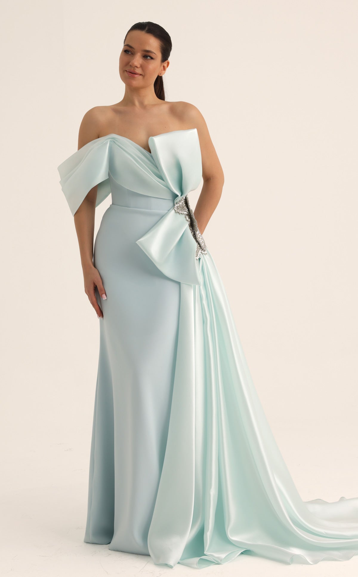 MNM Couture O07802