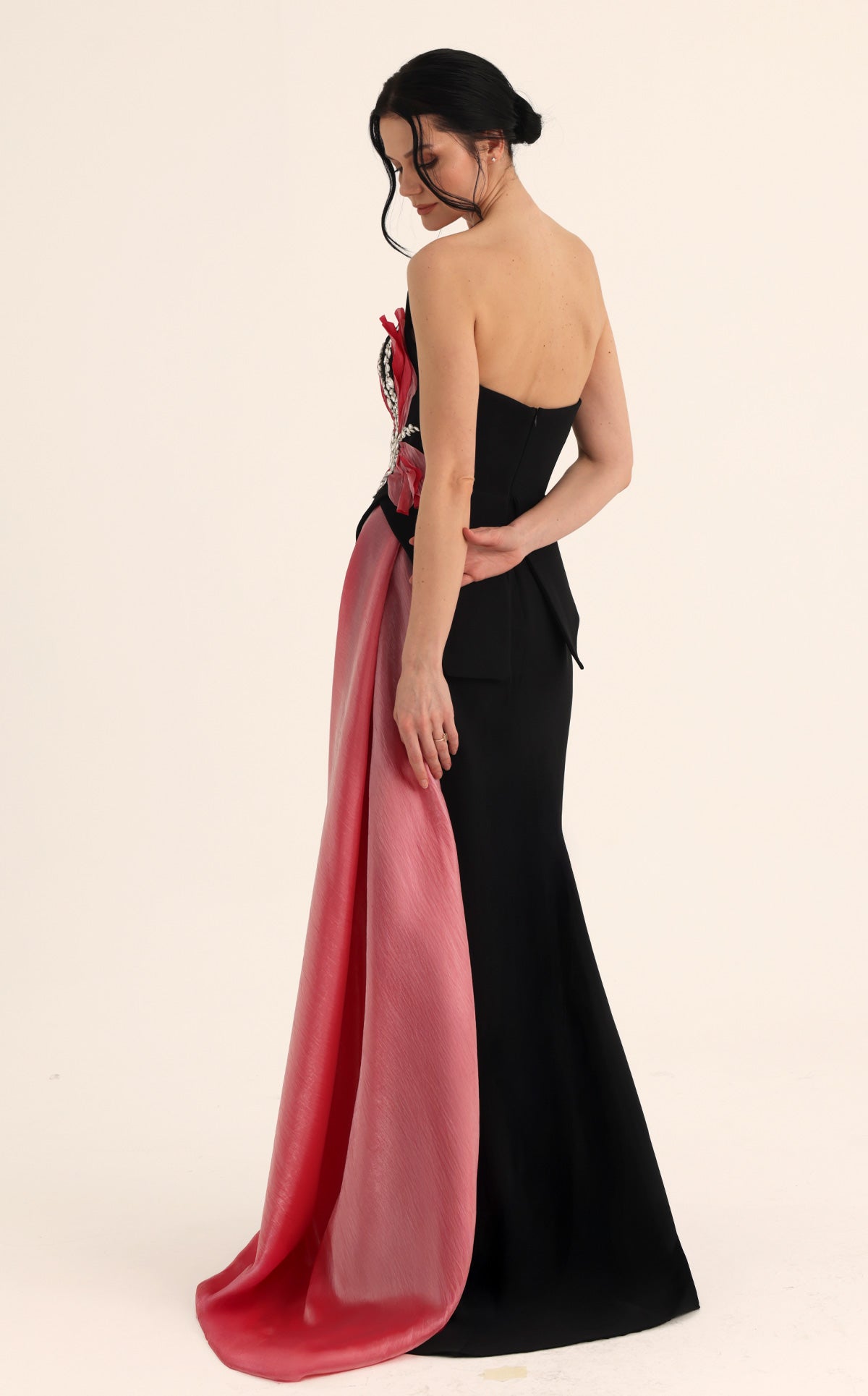 MNM Couture O07806