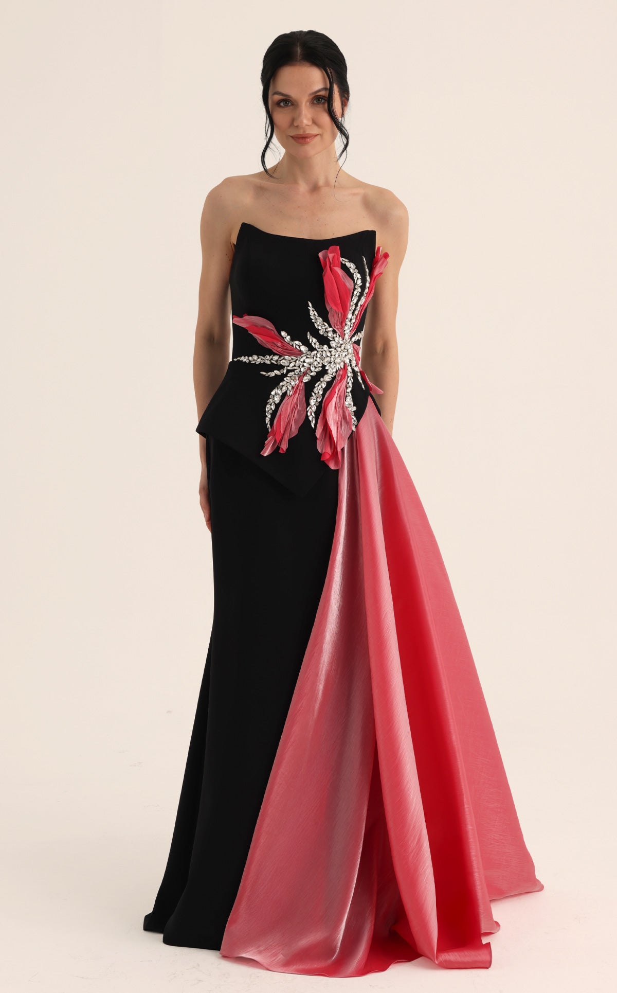MNM Couture O07806
