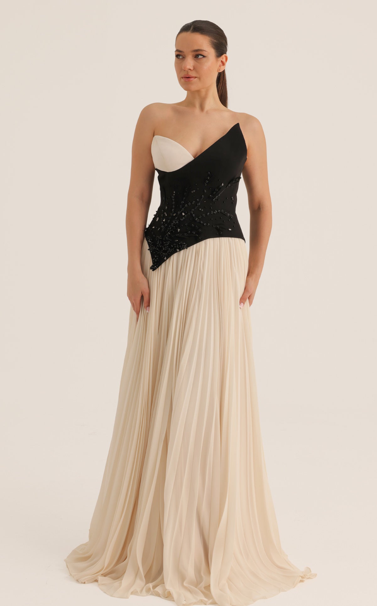 MNM Couture O07808