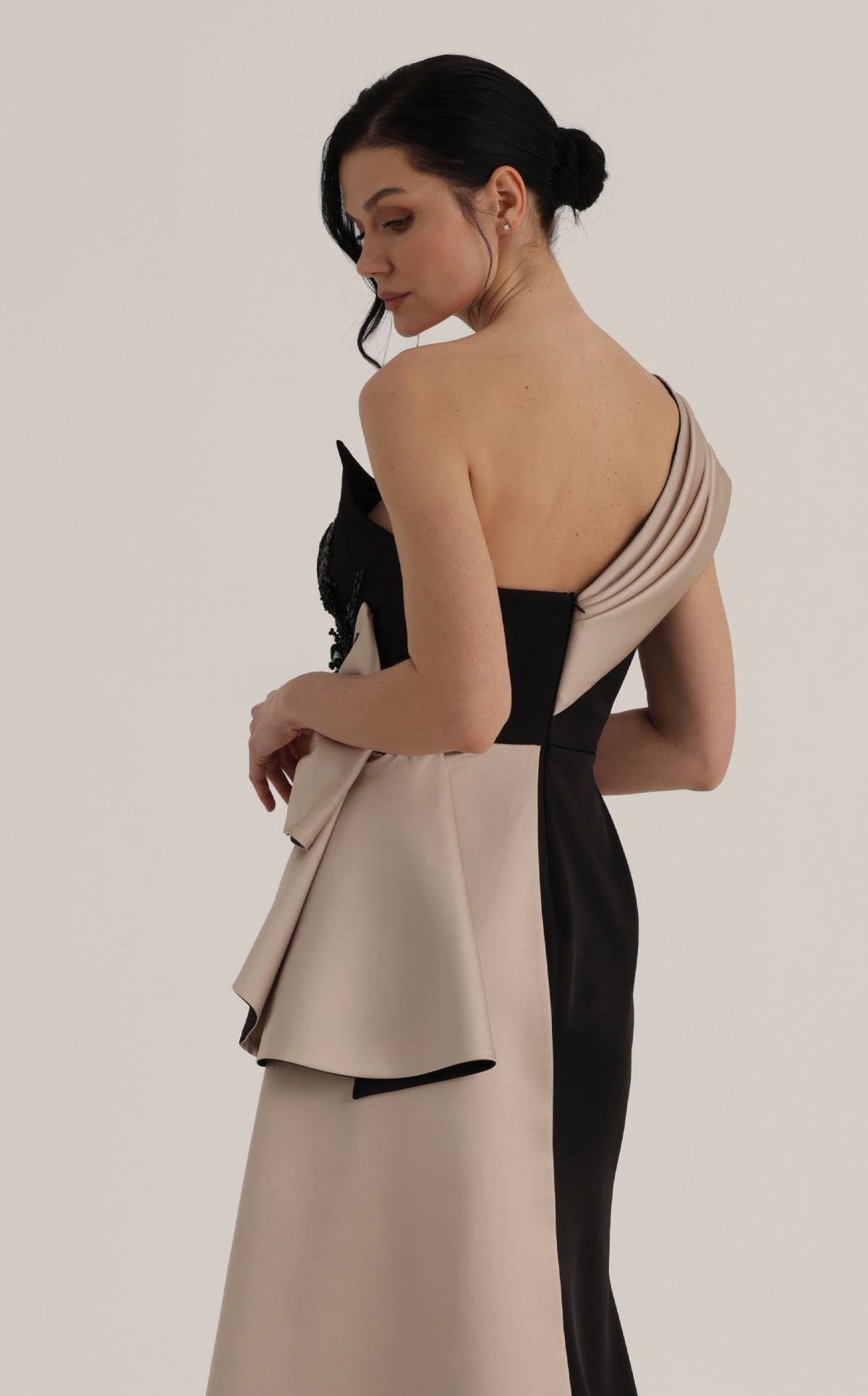 MNM Couture O07853