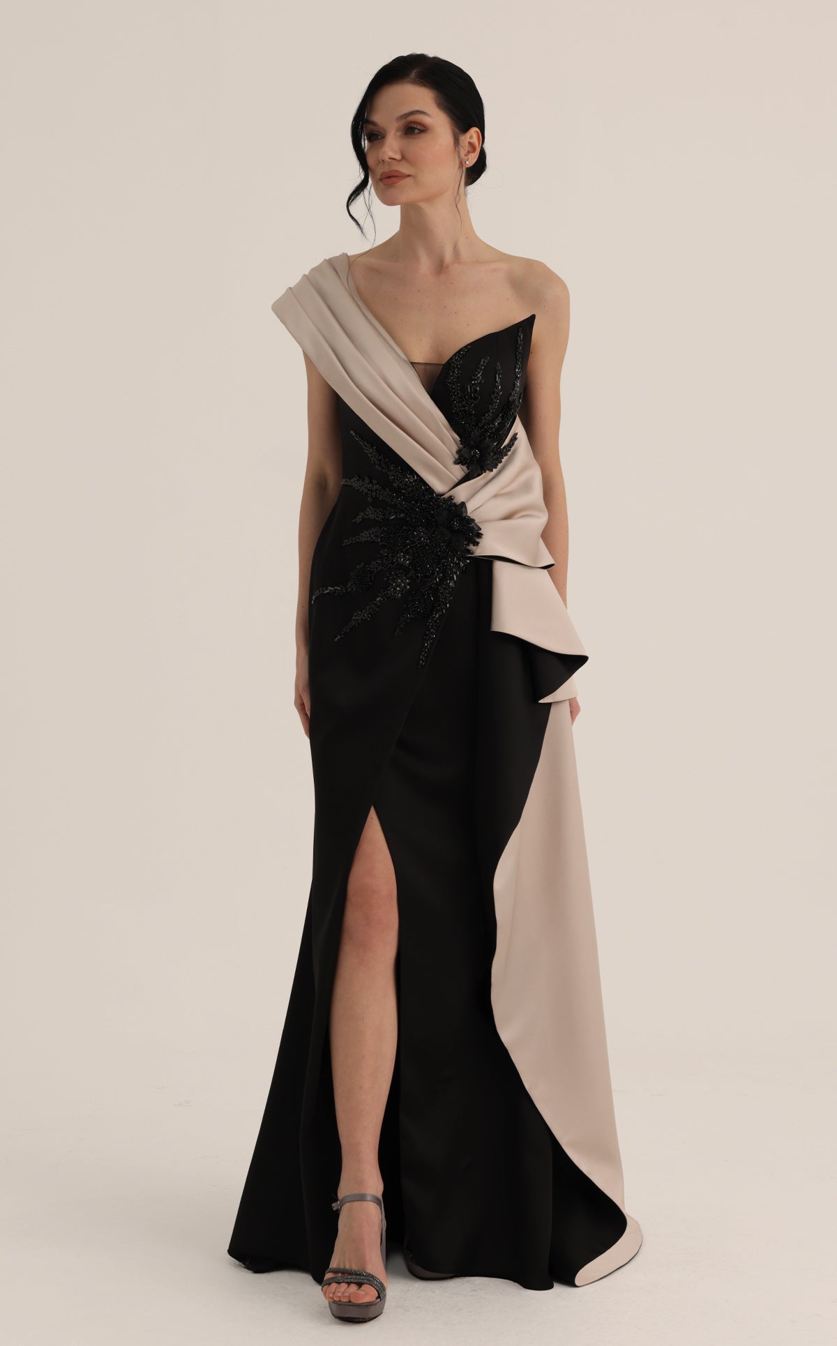 MNM Couture O07853
