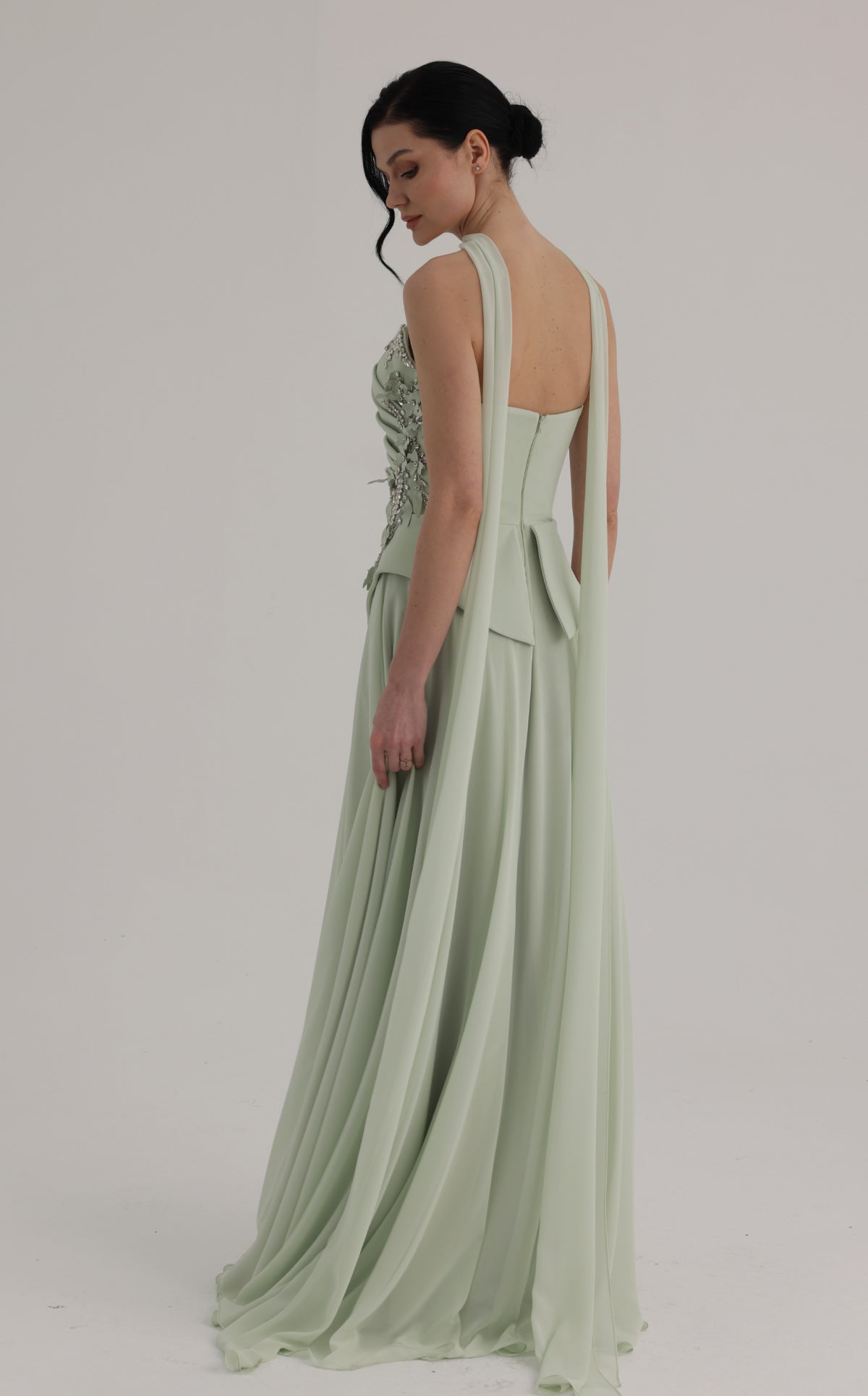 MNM Couture O07856