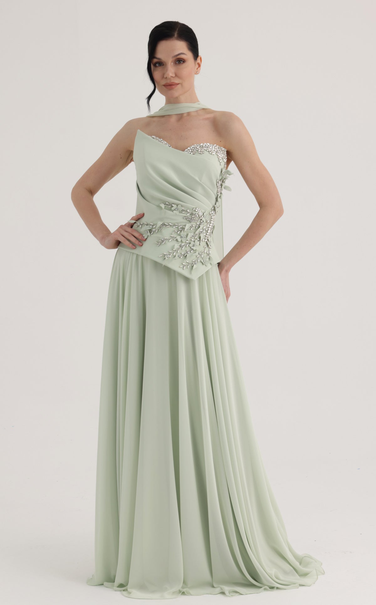 MNM Couture O07856