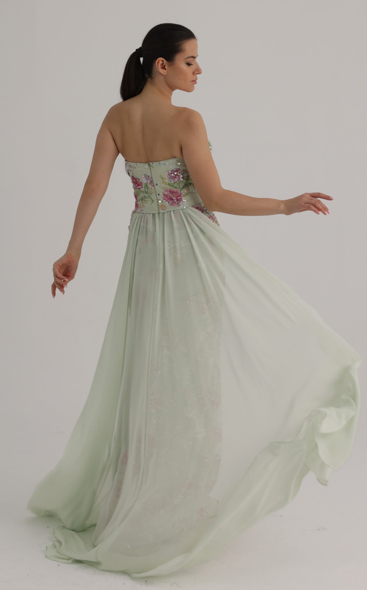 MNM Couture O07858