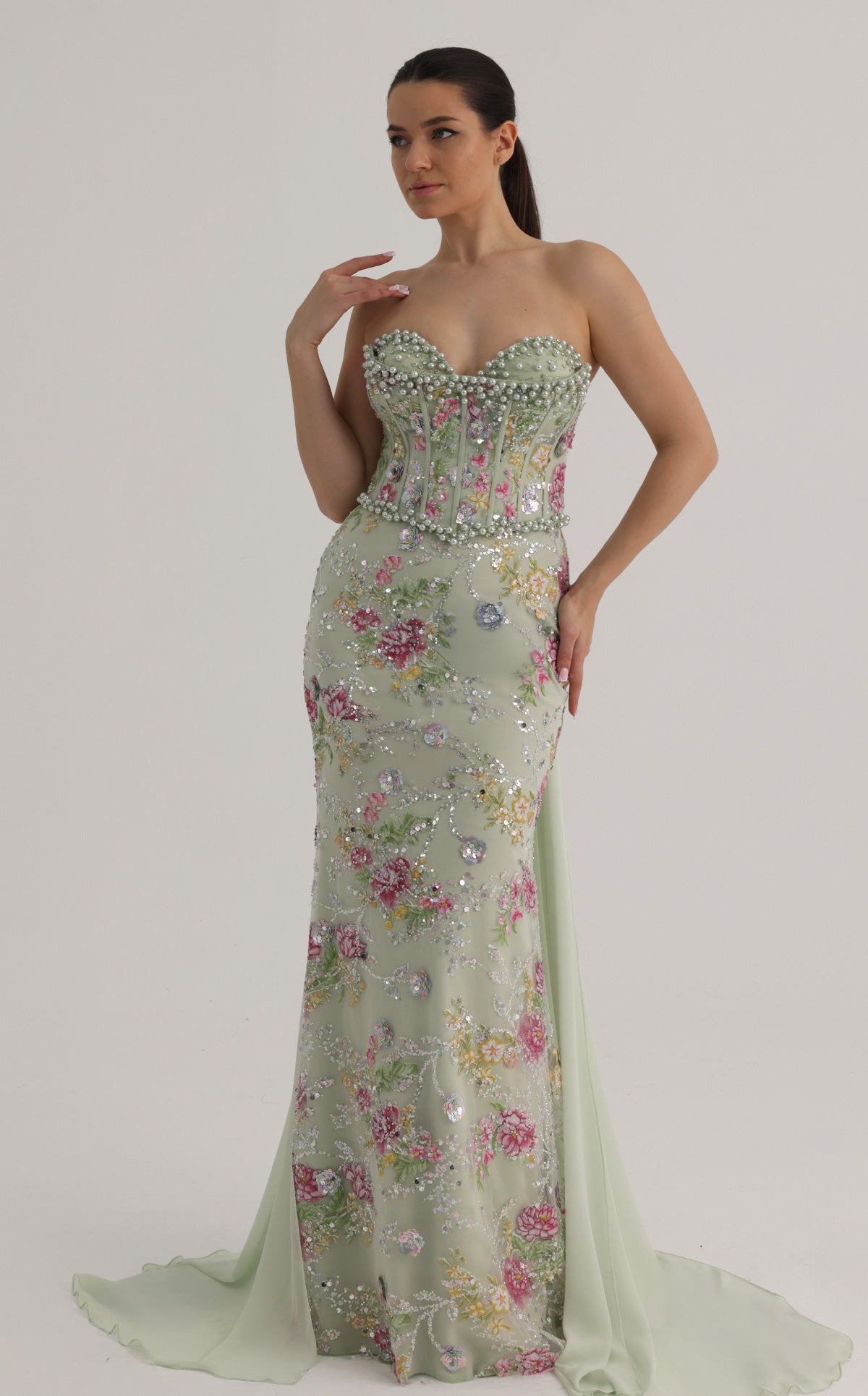 MNM Couture O07858
