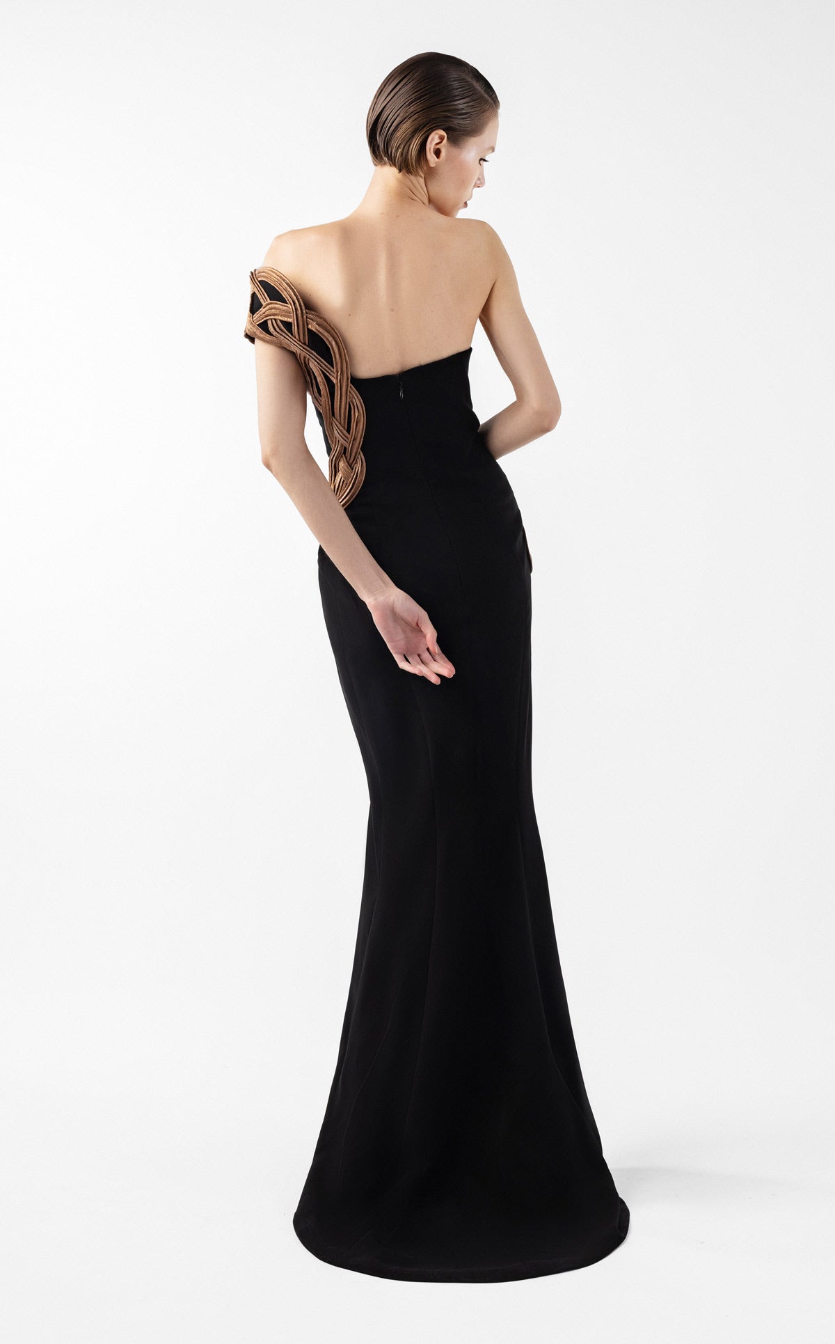 Midnight Noir Elegance with Sculptural Bronze Accents G2043