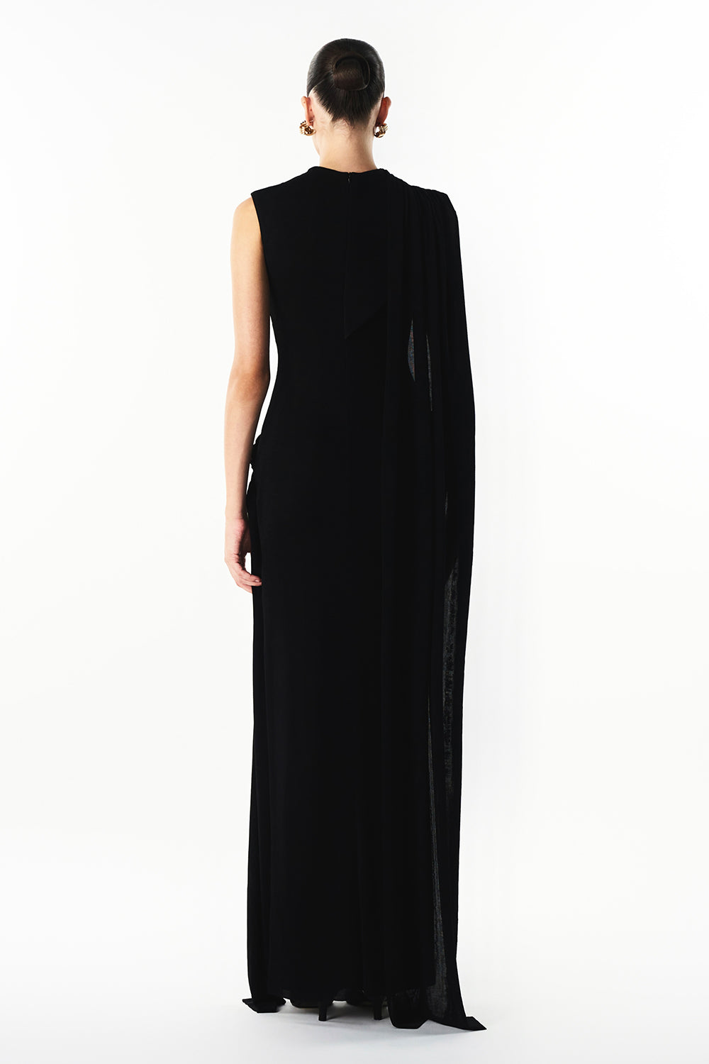 Mirer - Onyra Asymmetric Sleeve Metal Maxi Dress-3