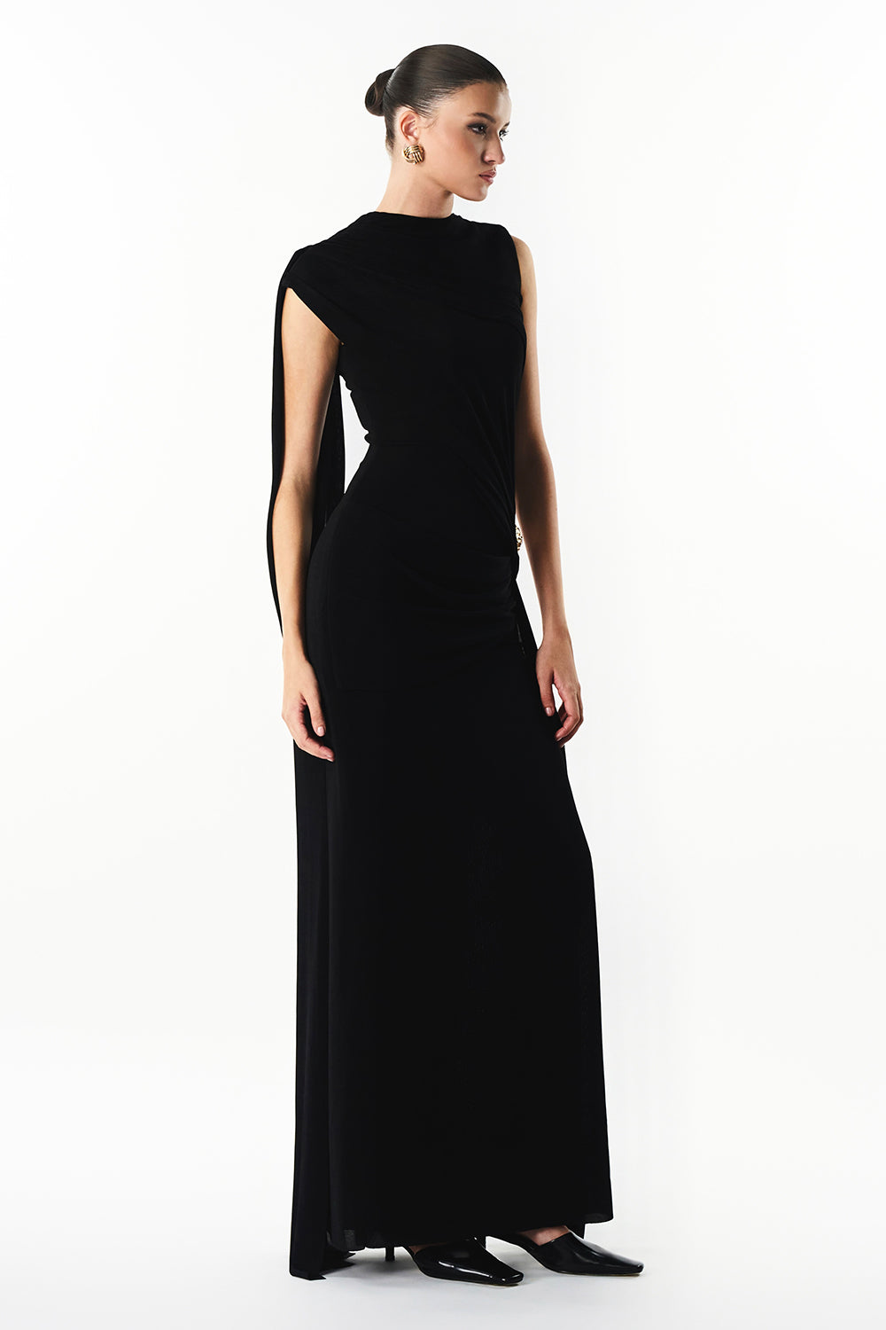 Mirer - Onyra Asymmetric Sleeve Metal Maxi Dress-5