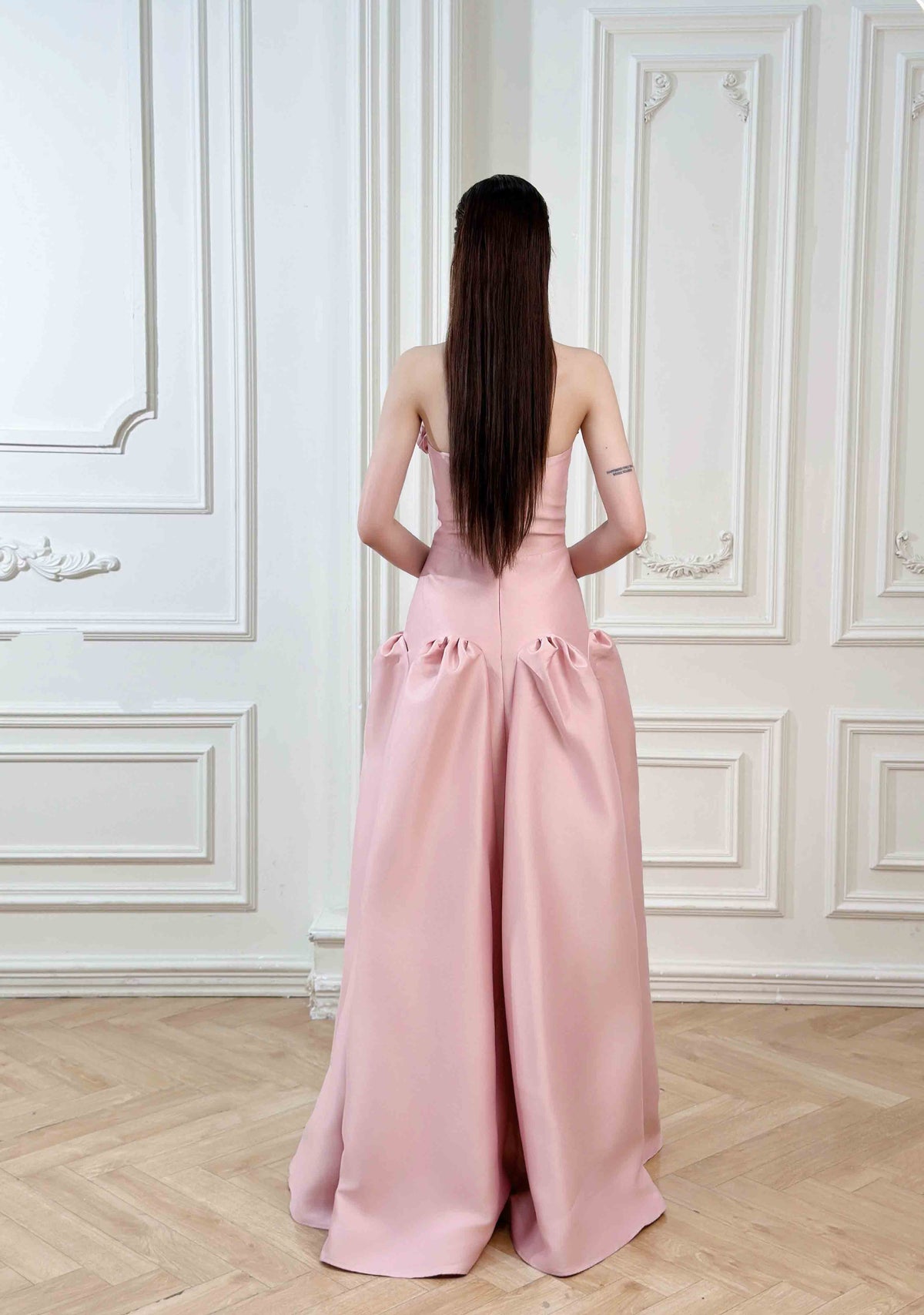 Noa Dress – Strapless Rosette Ballgown