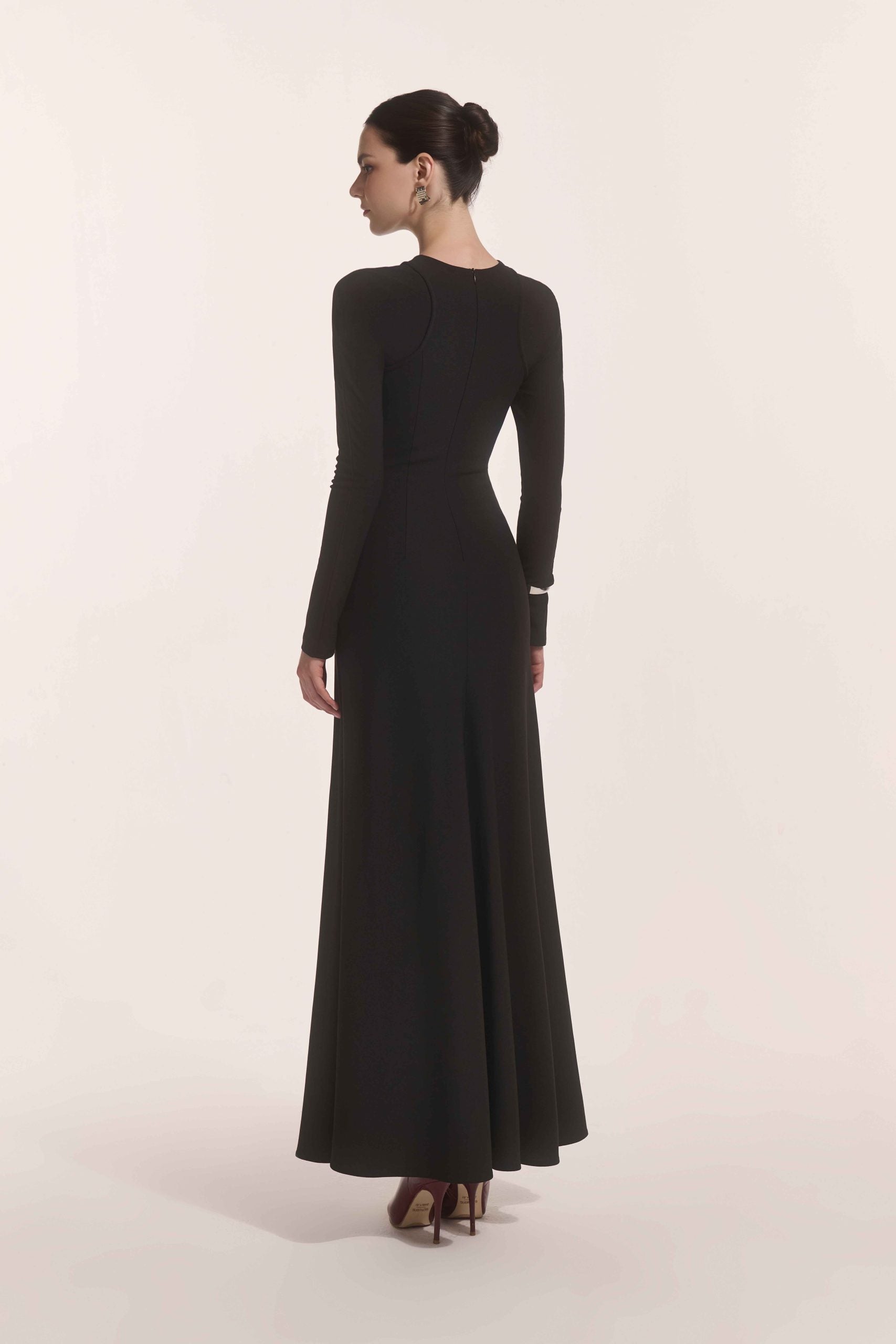 Nyra Lace-Up Midi in Black