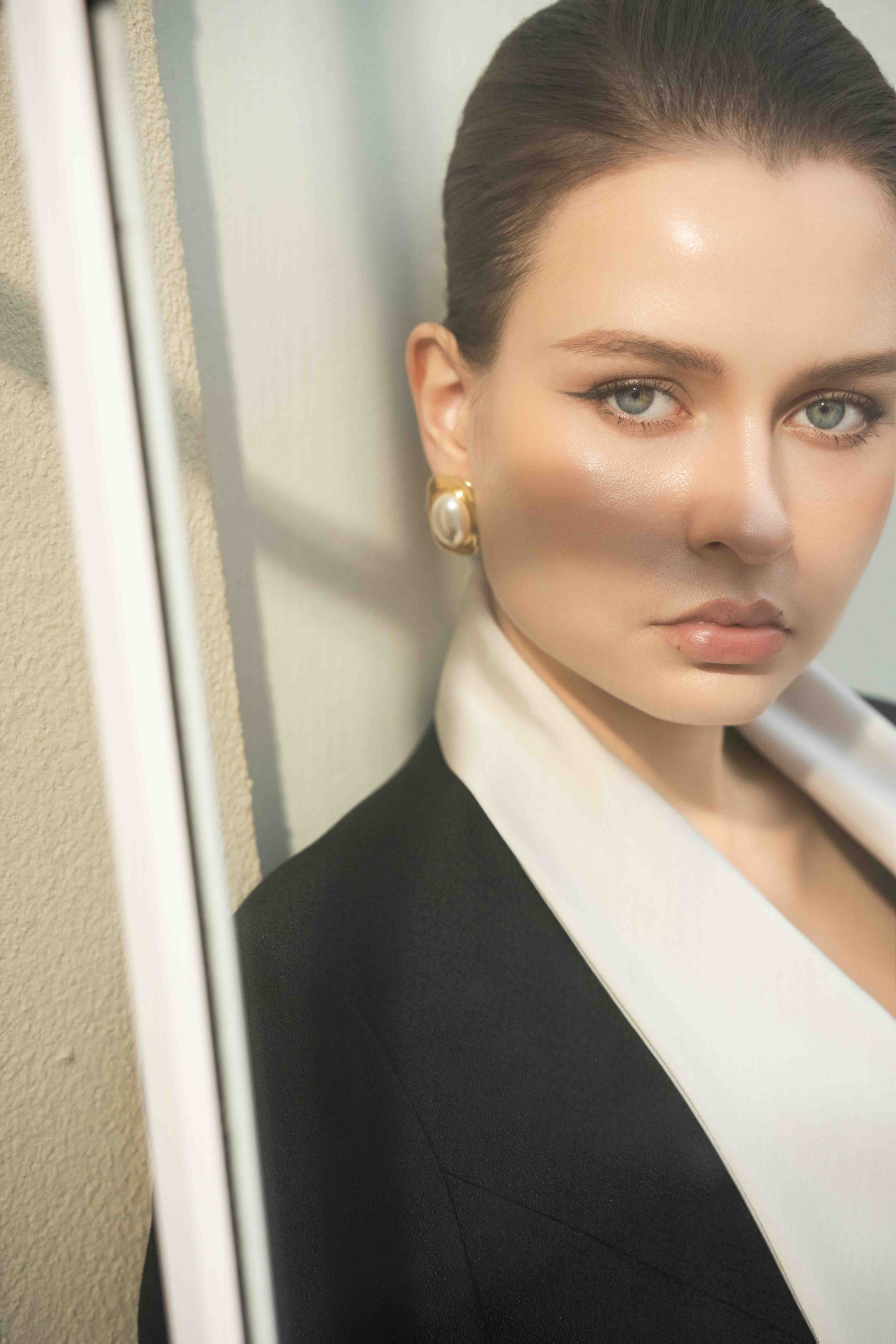 Silk-Scarf Lapel Tailored Set Design