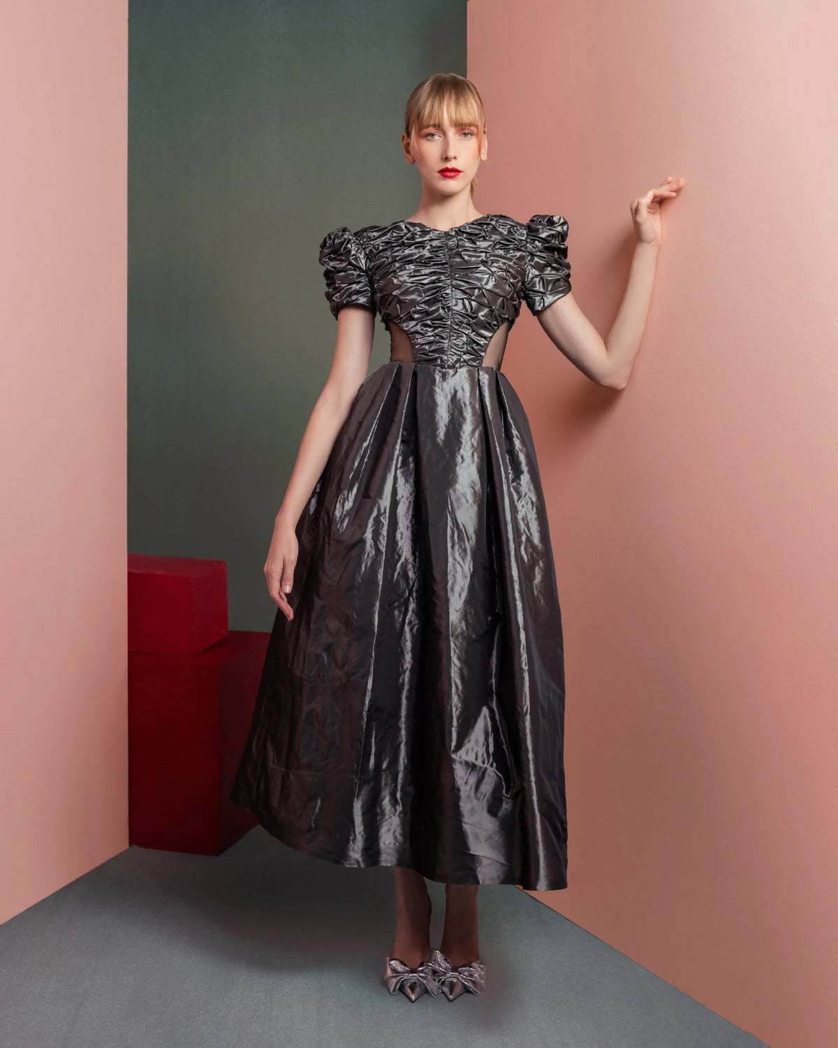 Style GOF2512 Elegant Anthracite Dress with Ruched Bodice and Puff Sleeves