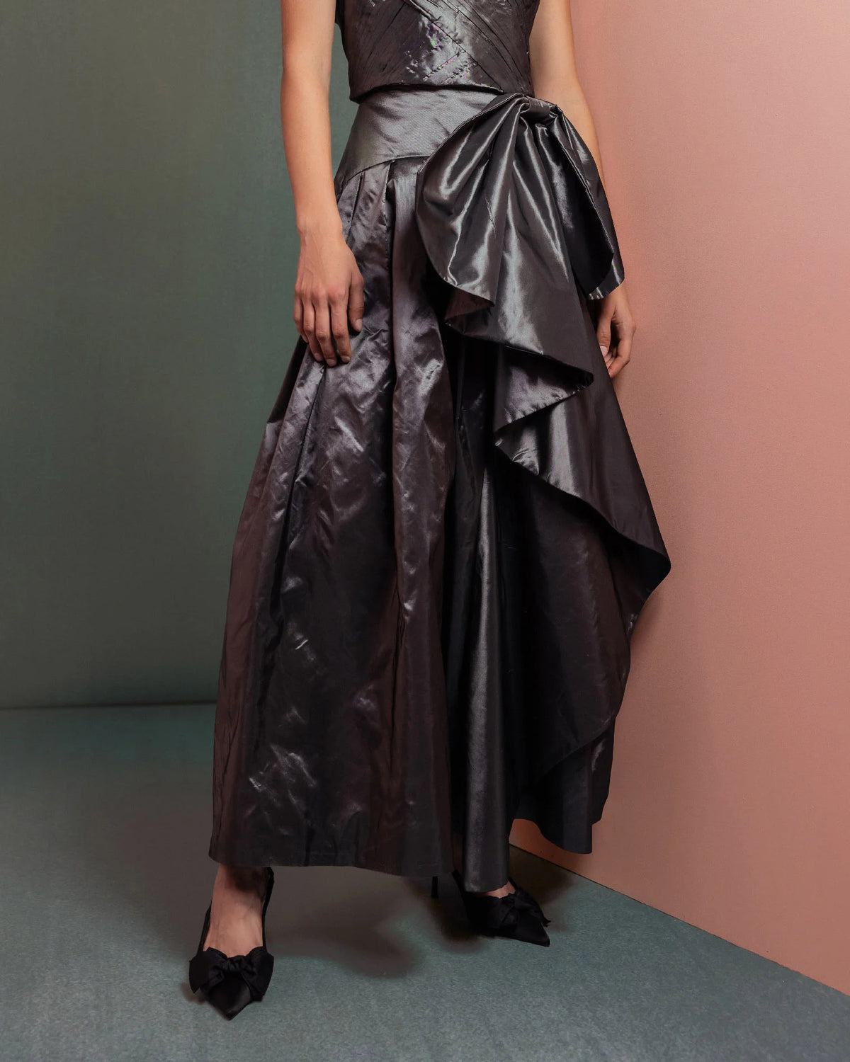 Style GOF2524 Manipulated One-Shoulder Metallic Taffeta Top High-Waisted Metallic Taffeta Skirt
