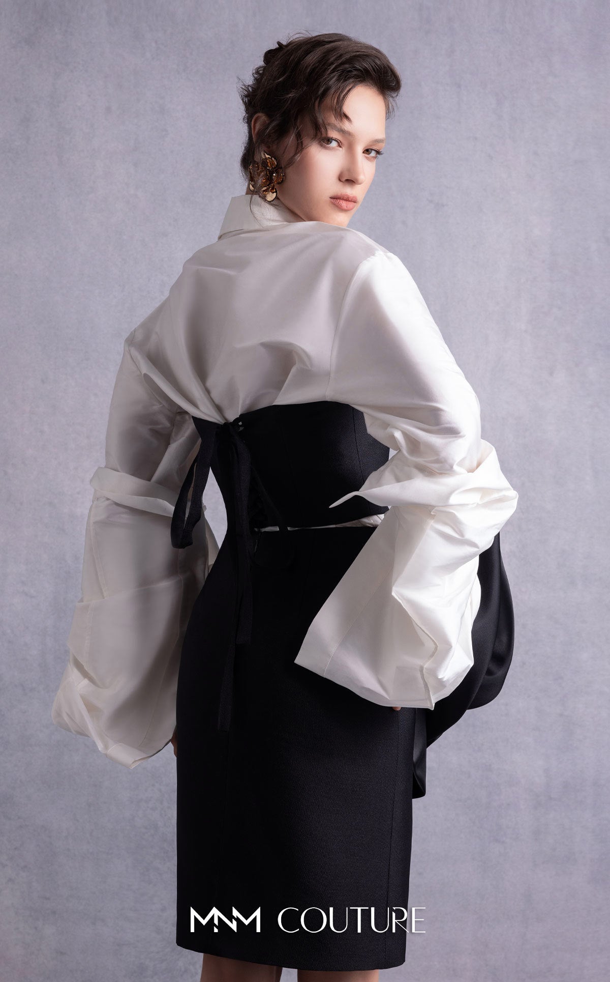 Style GOS2526 Exaggerated Sleeves Off-White Taffeta Blouse Black Piqué Corset Skirt