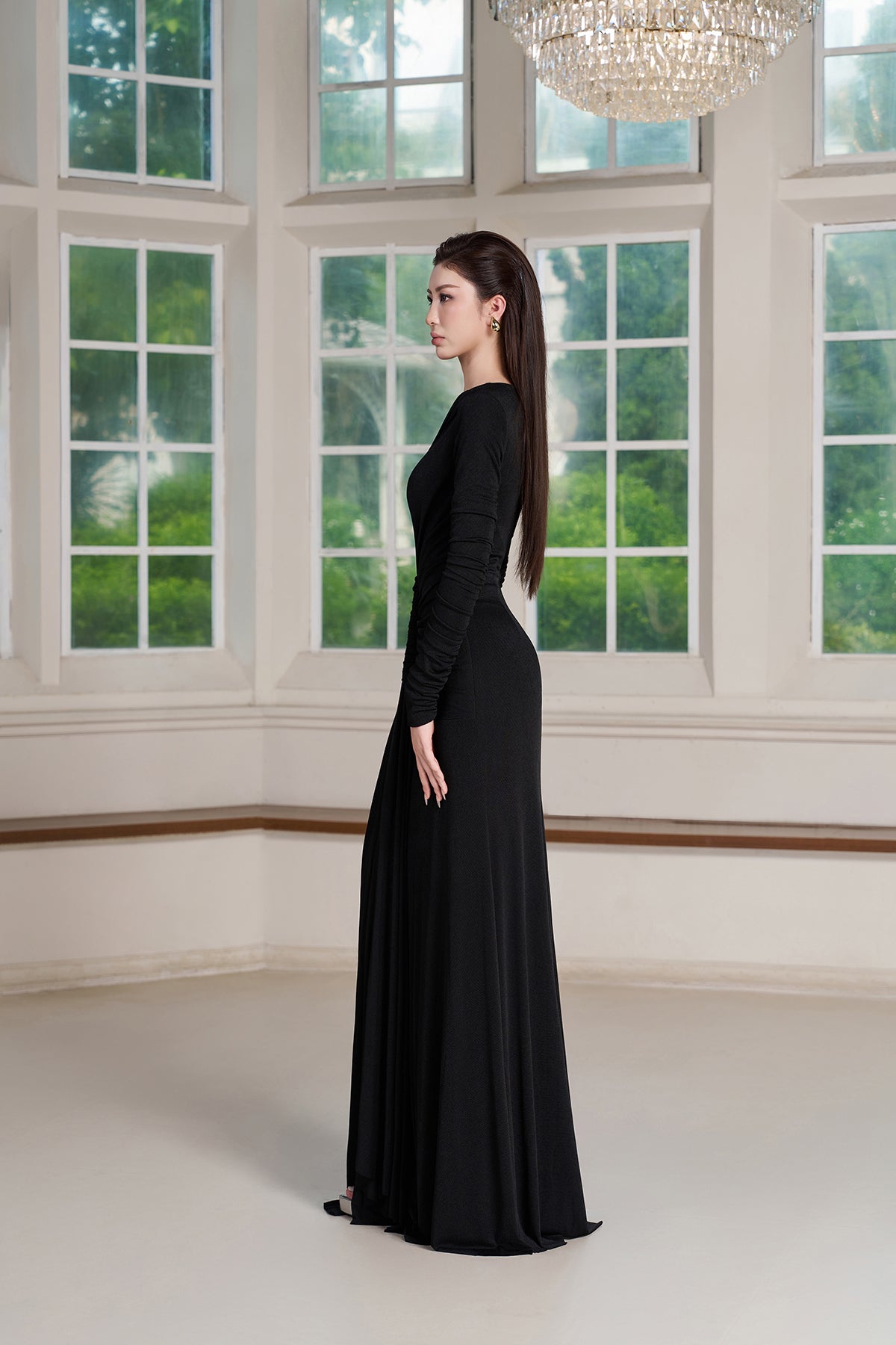 Vee Dress – Black Maxi Dress