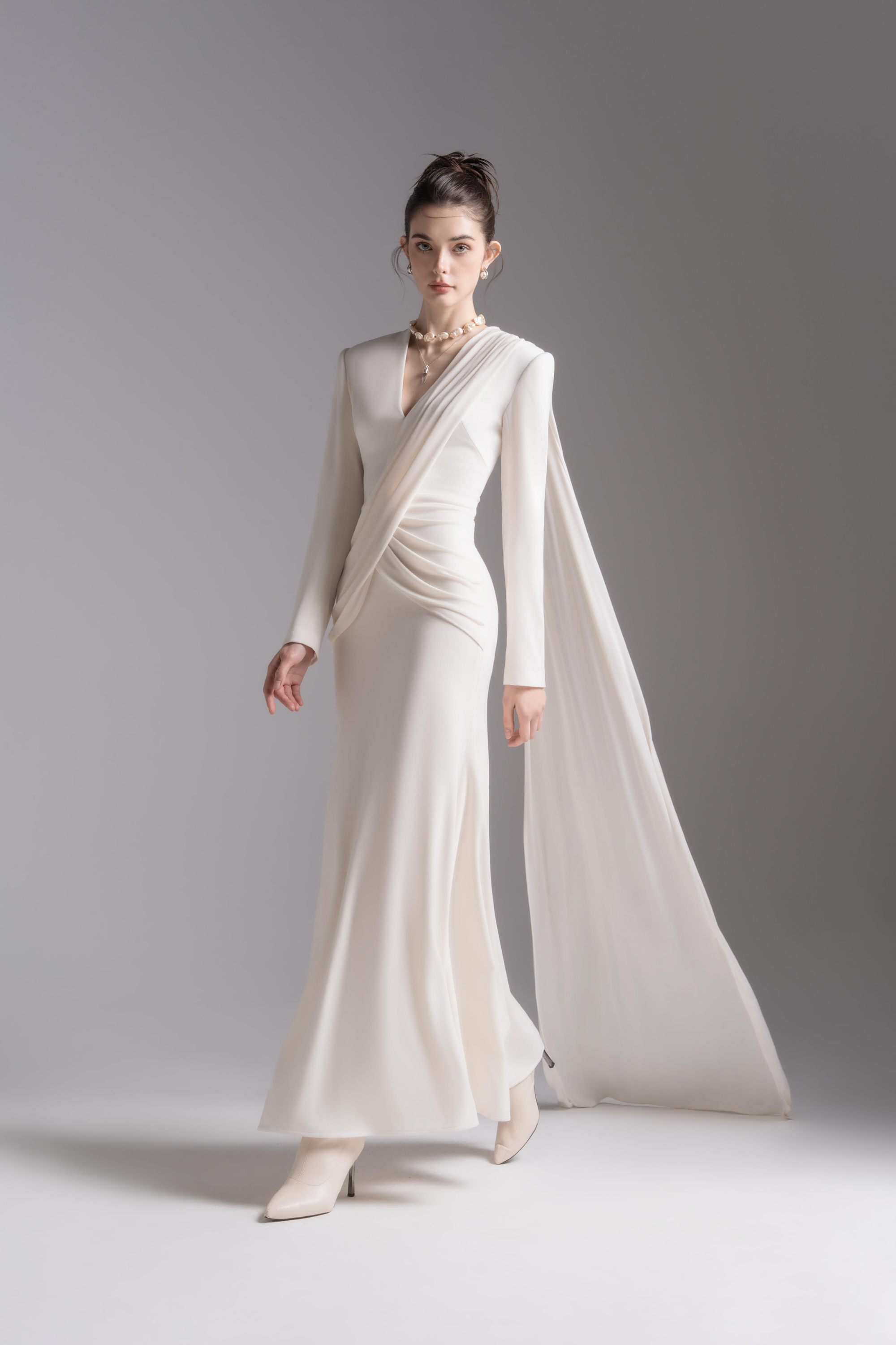Vest Grace Gown in Light Cream