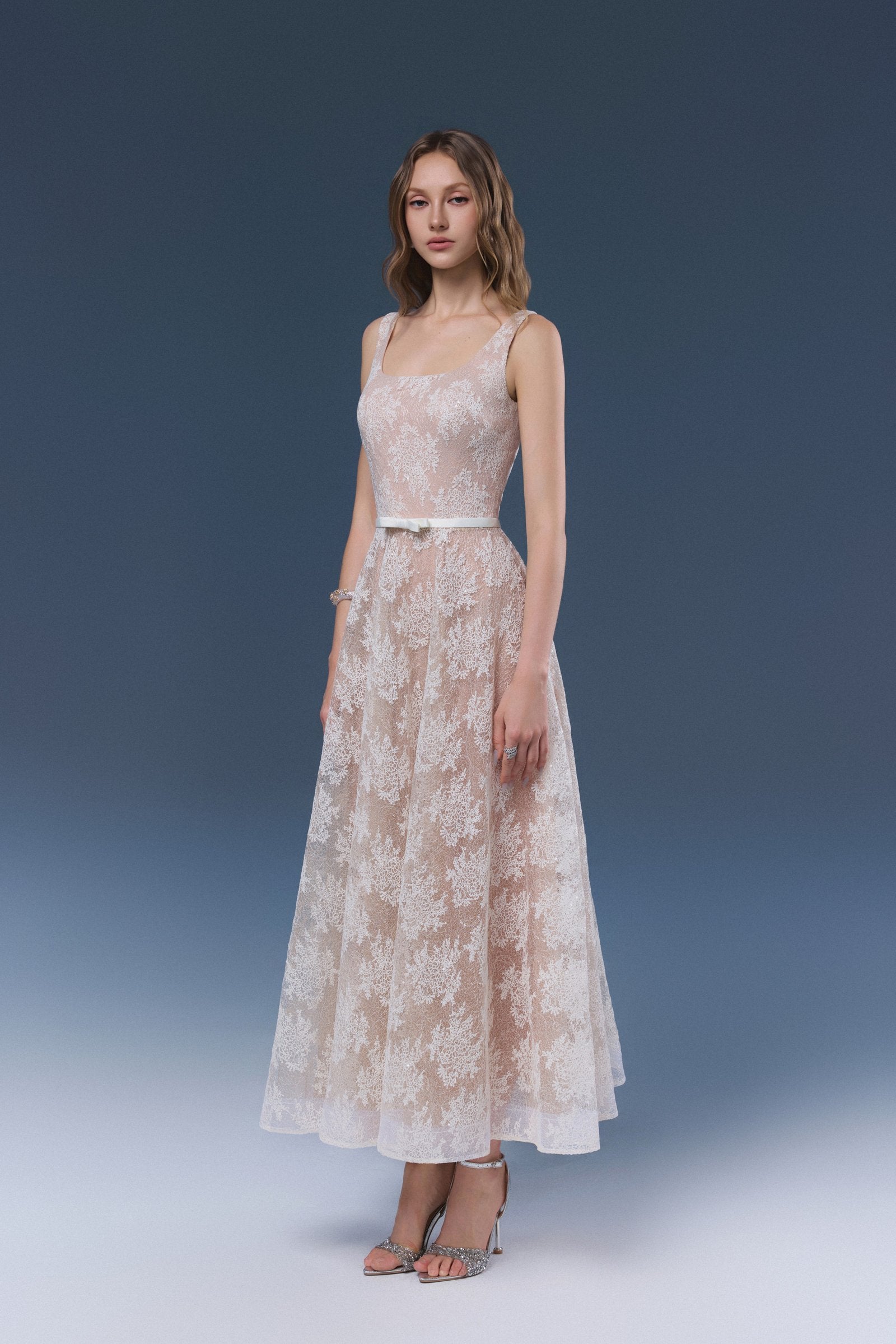 YURI DRESS image 1