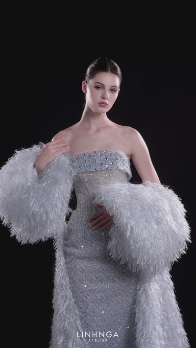 Linh Nga LMBCT299 – Limited Edition Fishtail Ballgown + Cape — product video